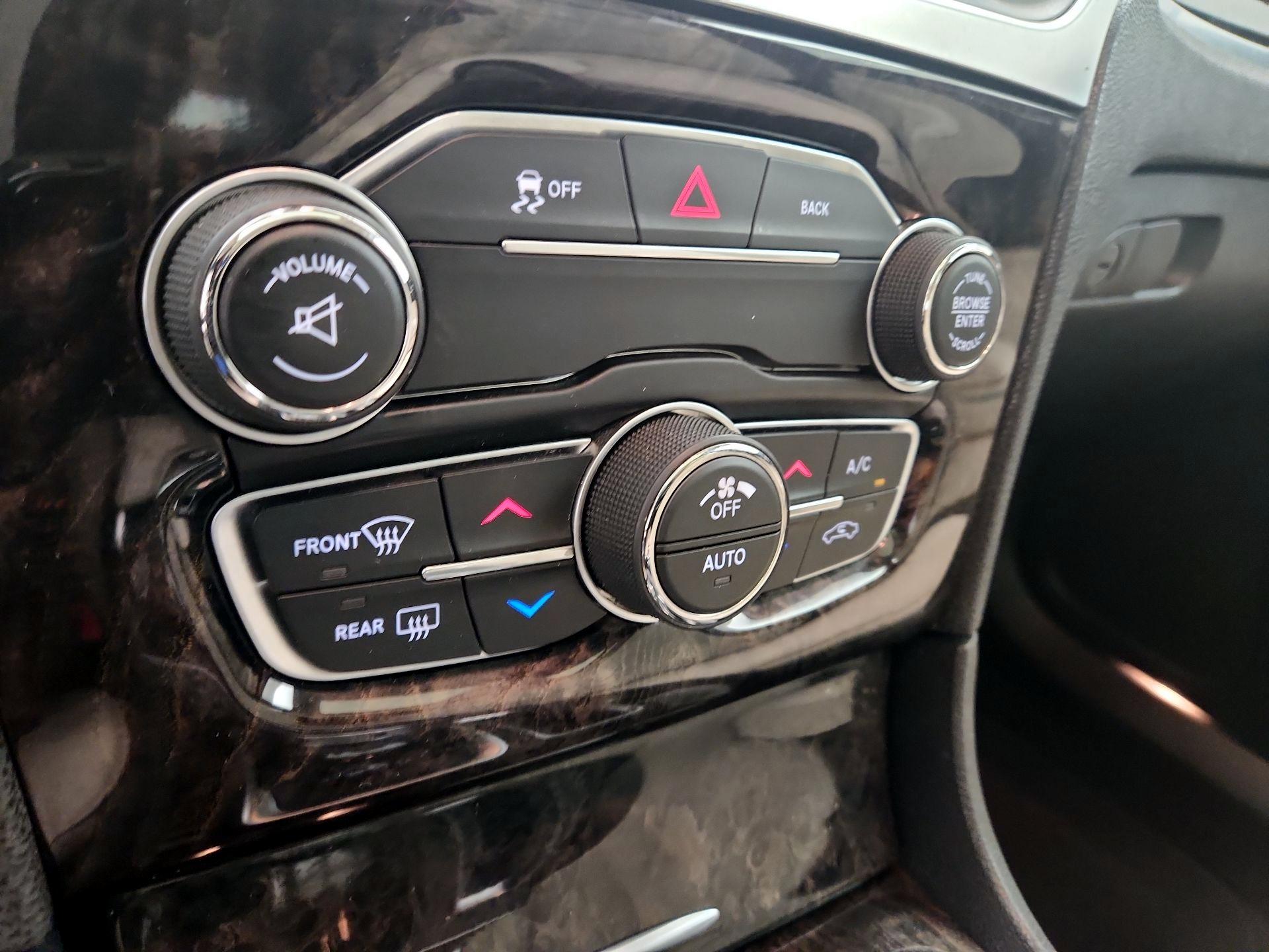 Thumbnail: 2015 Chrysler 300 - 17