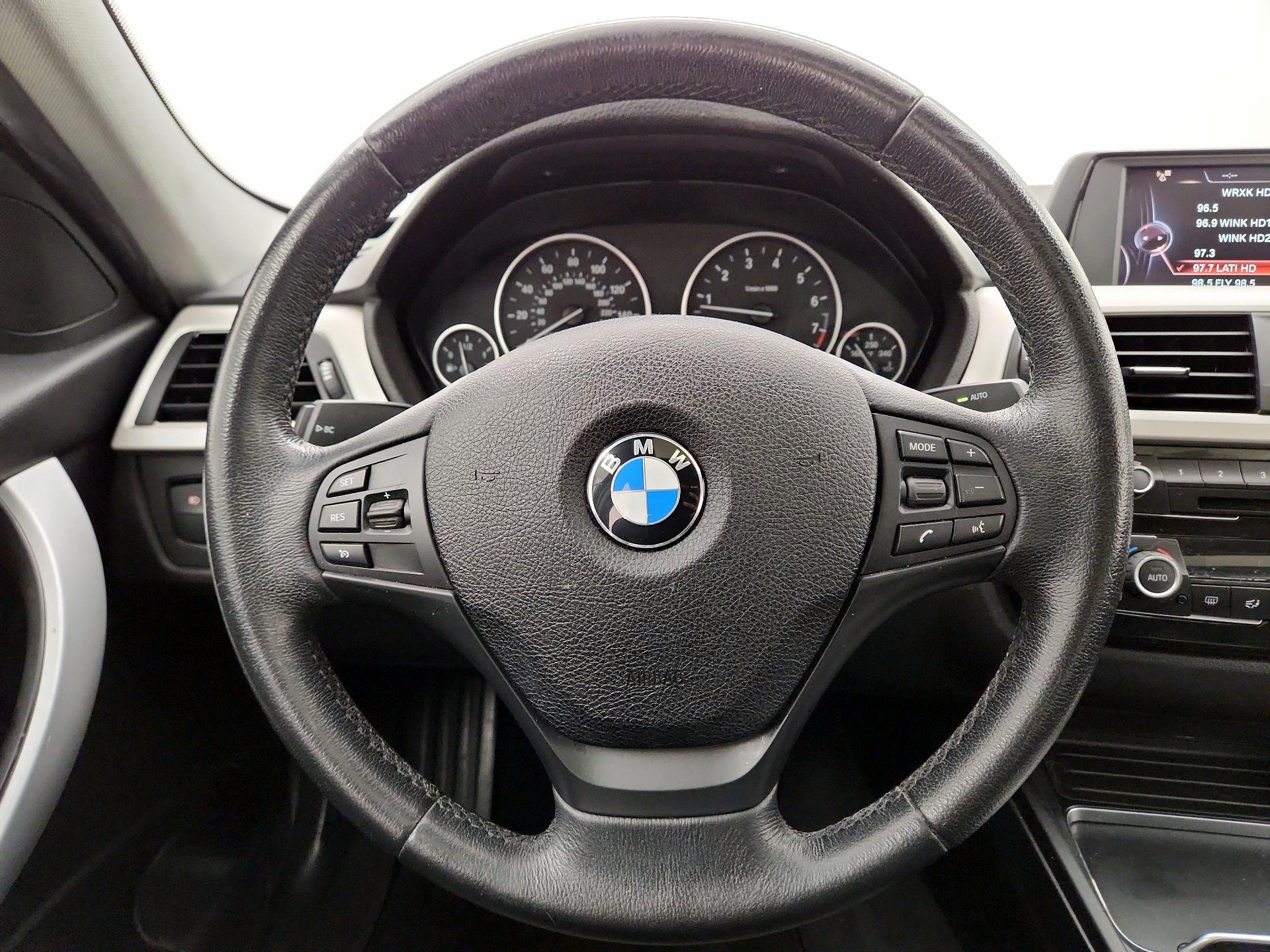 Thumbnail: 2017 BMW 3 Series - 10