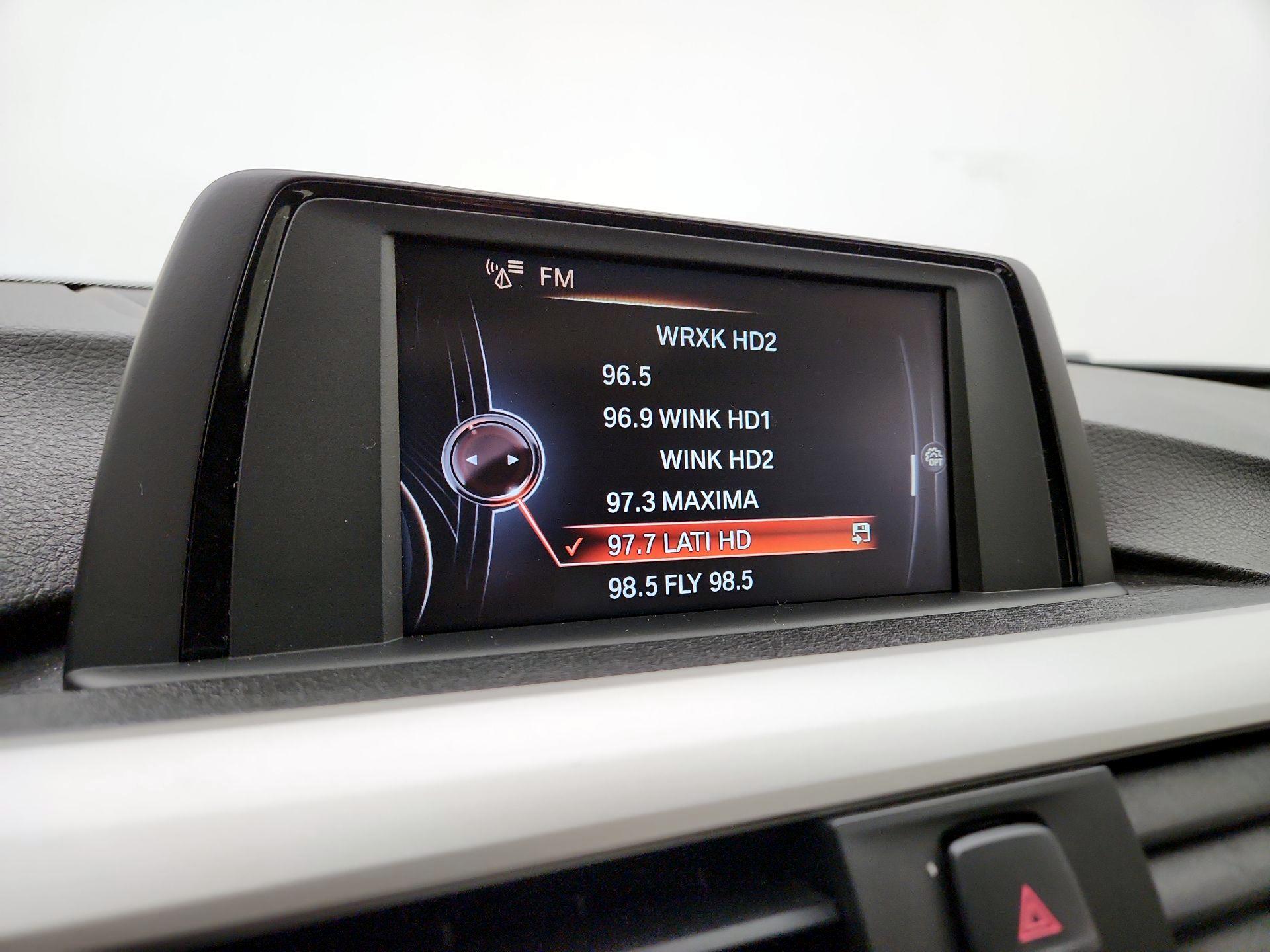 Thumbnail: 2017 BMW 3 Series - 14