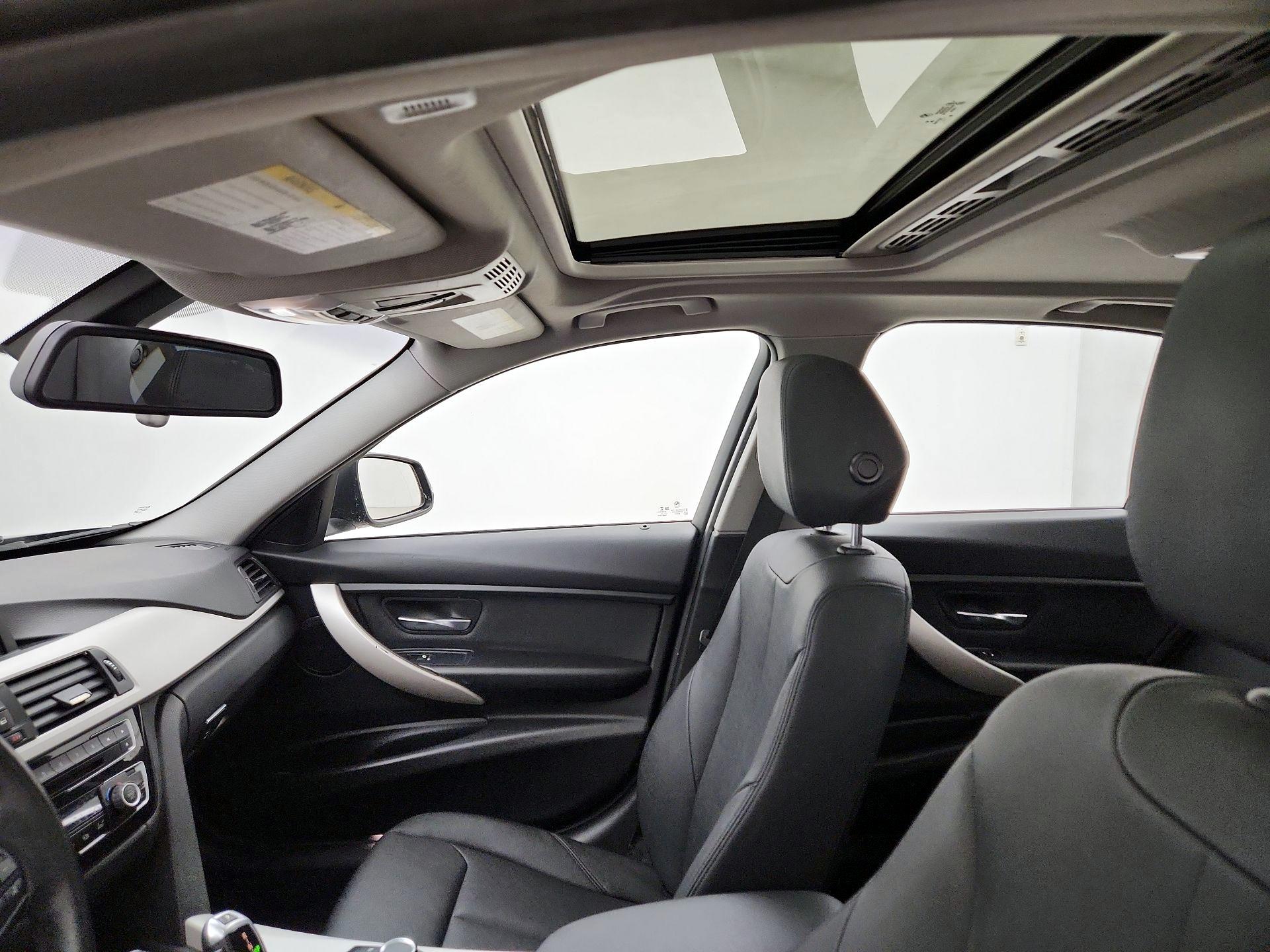 Thumbnail: 2017 BMW 3 Series - 18