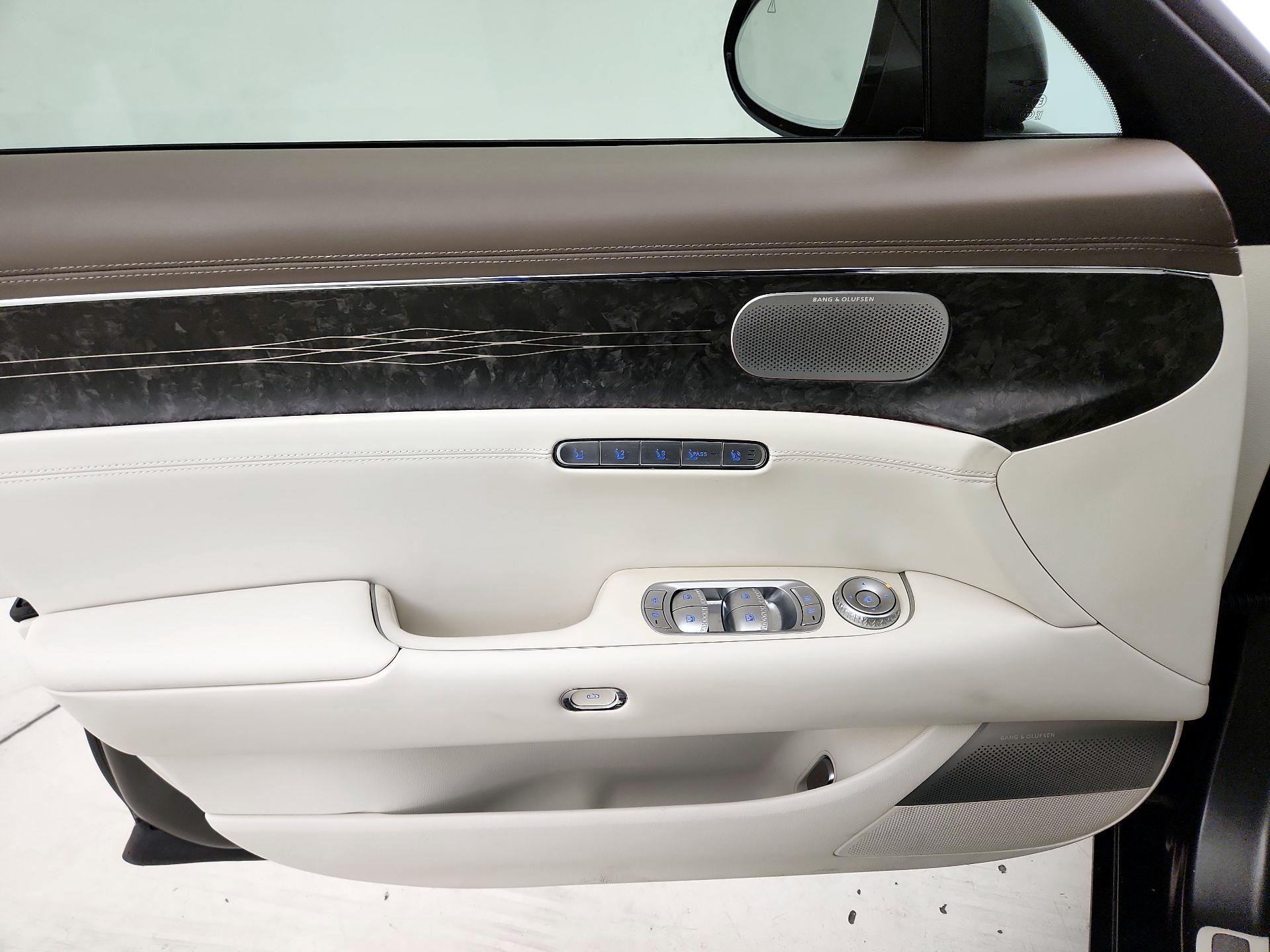 Thumbnail: 2024 Genesis G90 - 12