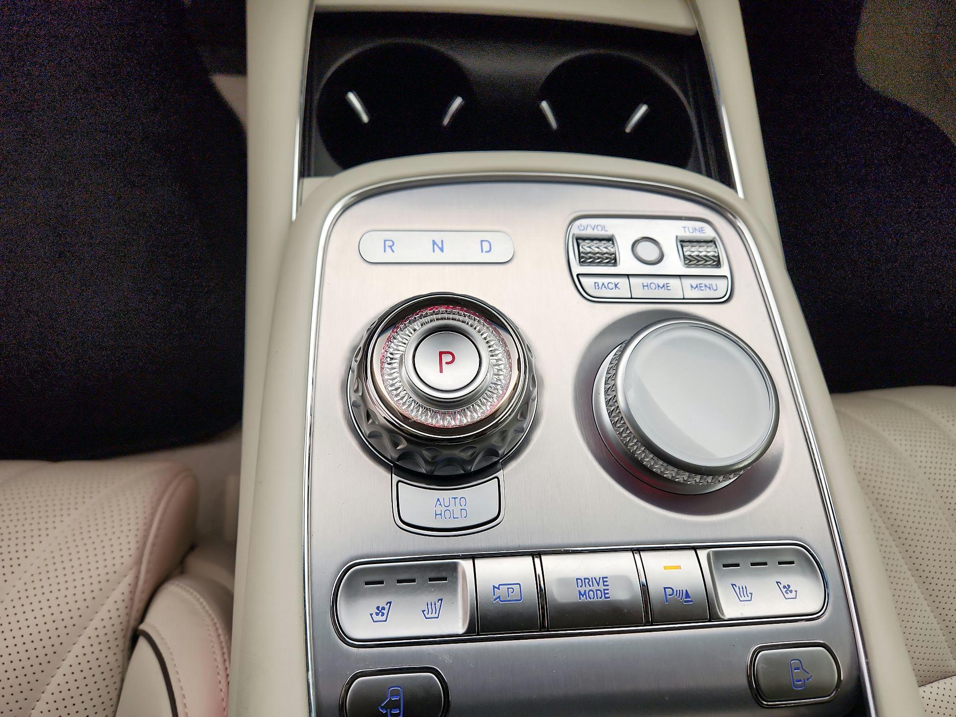 Thumbnail: 2024 Genesis G90 - 18