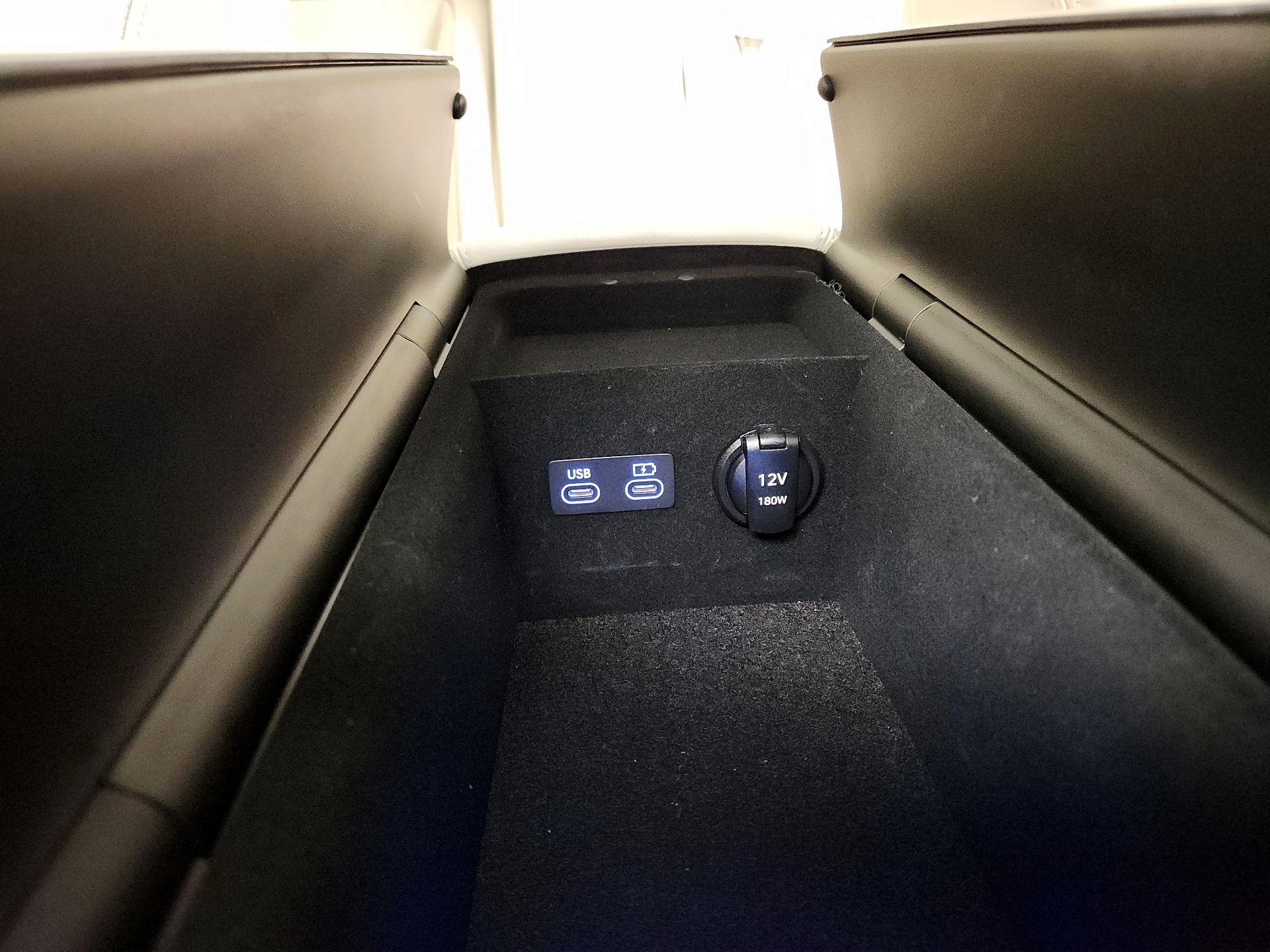 Thumbnail: 2024 Genesis G90 - 19