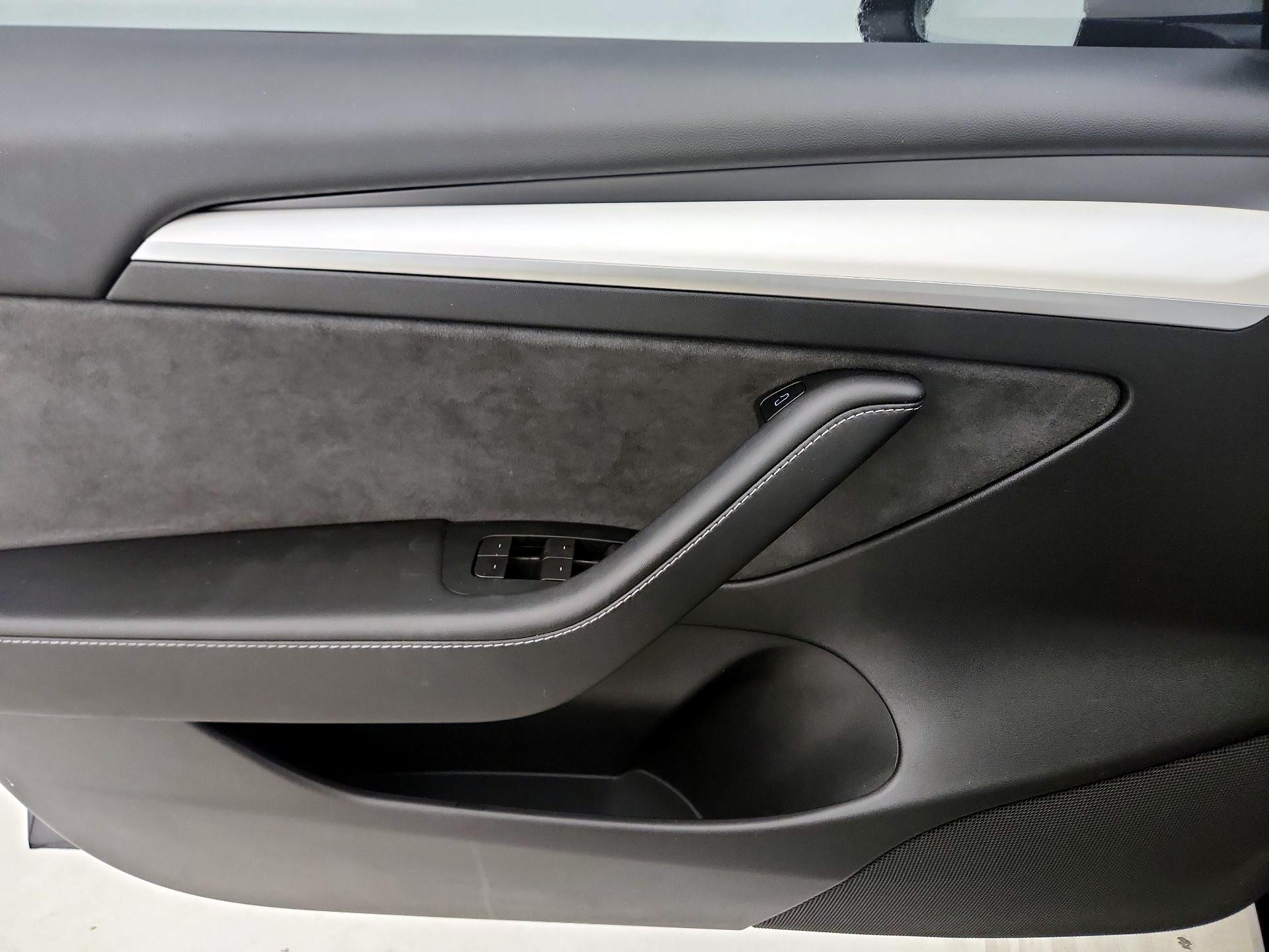 Thumbnail: 2023 Tesla Model 3 - 12