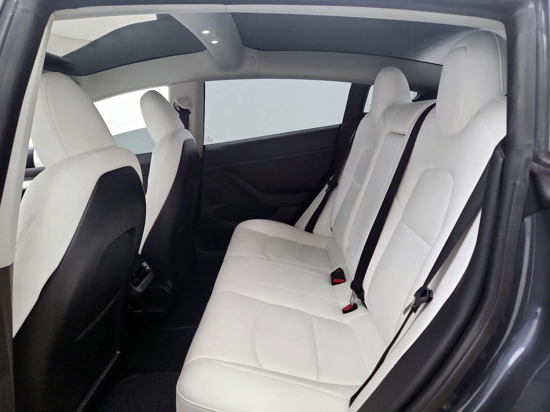 Thumbnail: 2023 Tesla Model 3 - 19