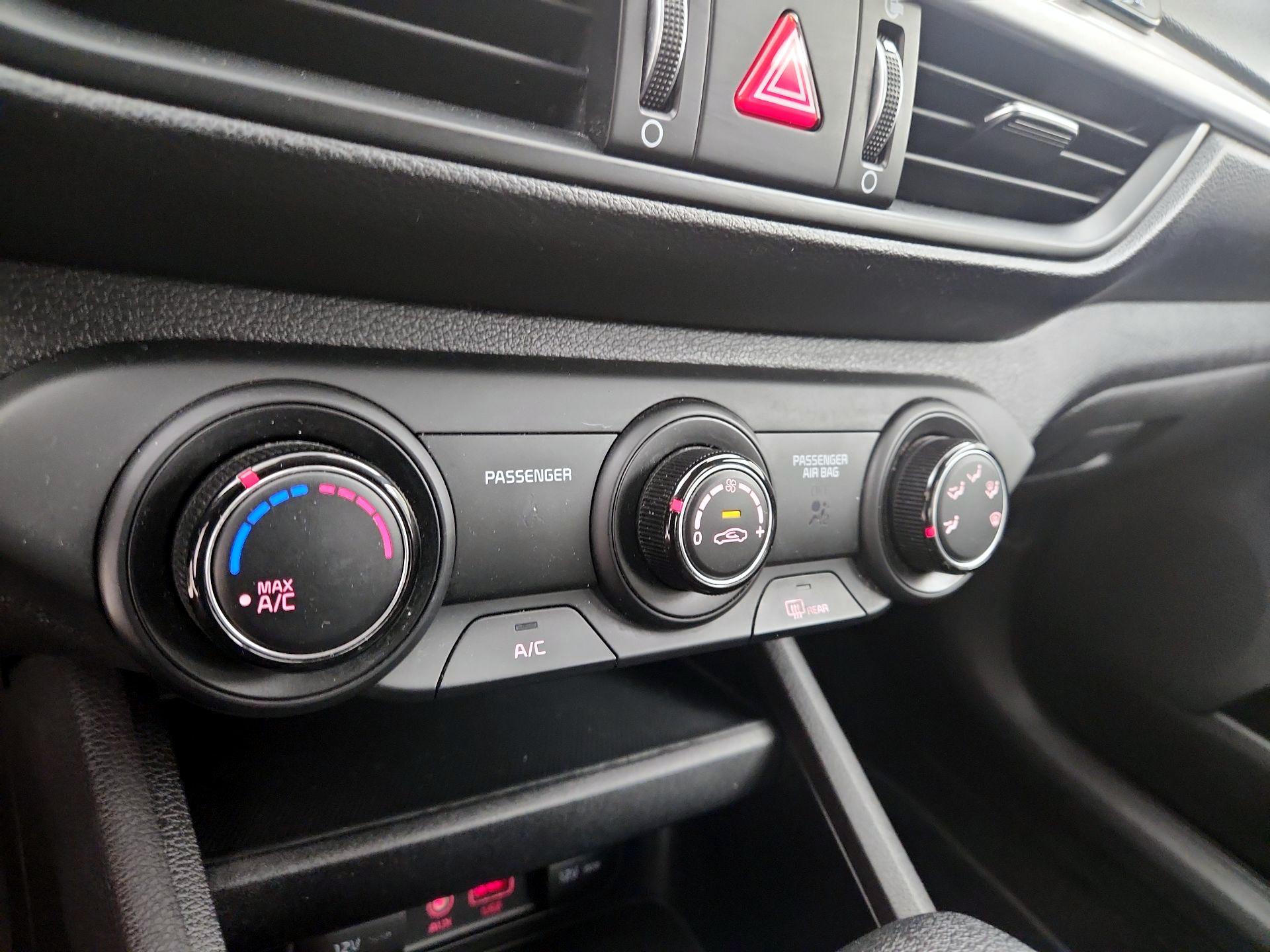 Thumbnail: 2021 Kia Forte - 16