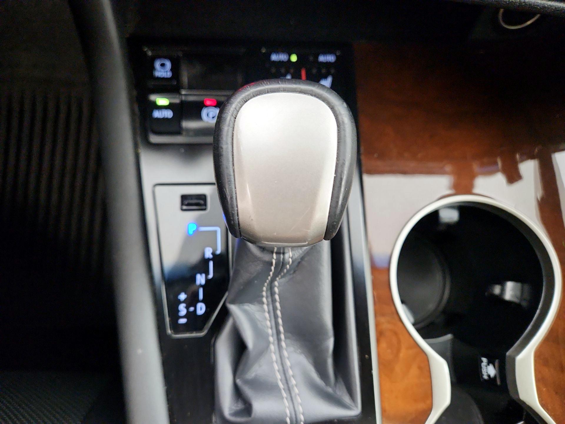 Thumbnail: 2017 Lexus RX - 18