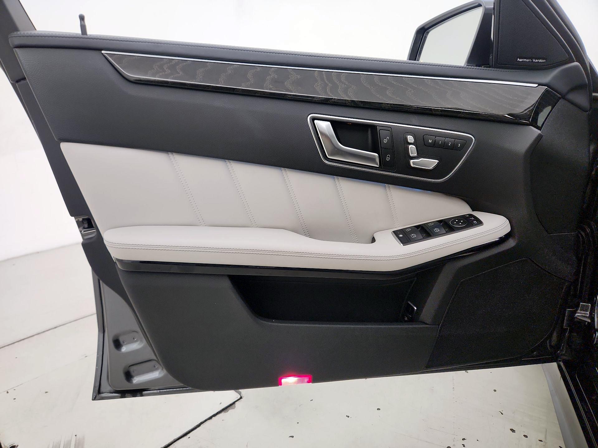 Thumbnail: 2016 Mercedes-Benz E-Class - 12