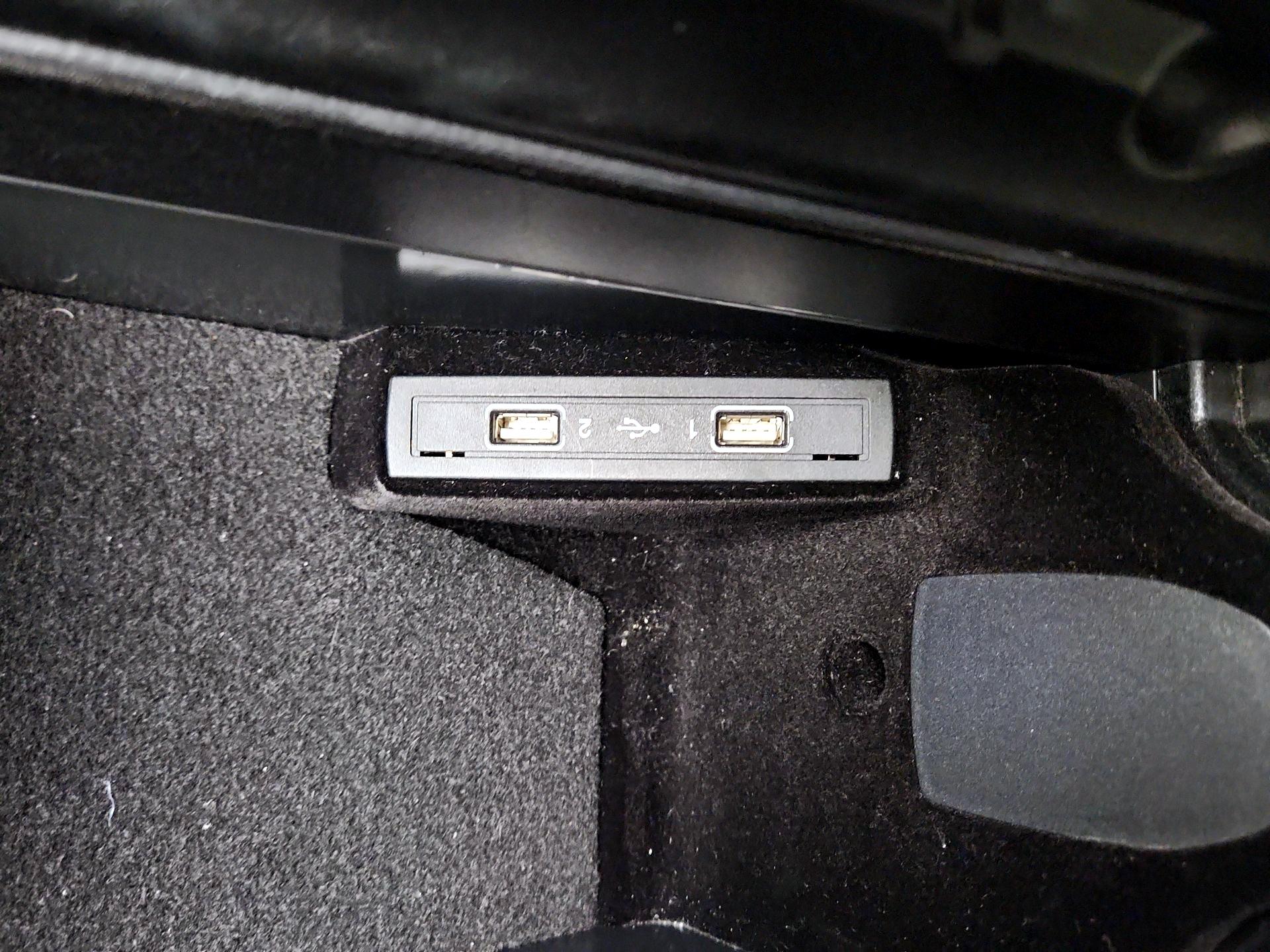 Thumbnail: 2016 Mercedes-Benz E-Class - 19