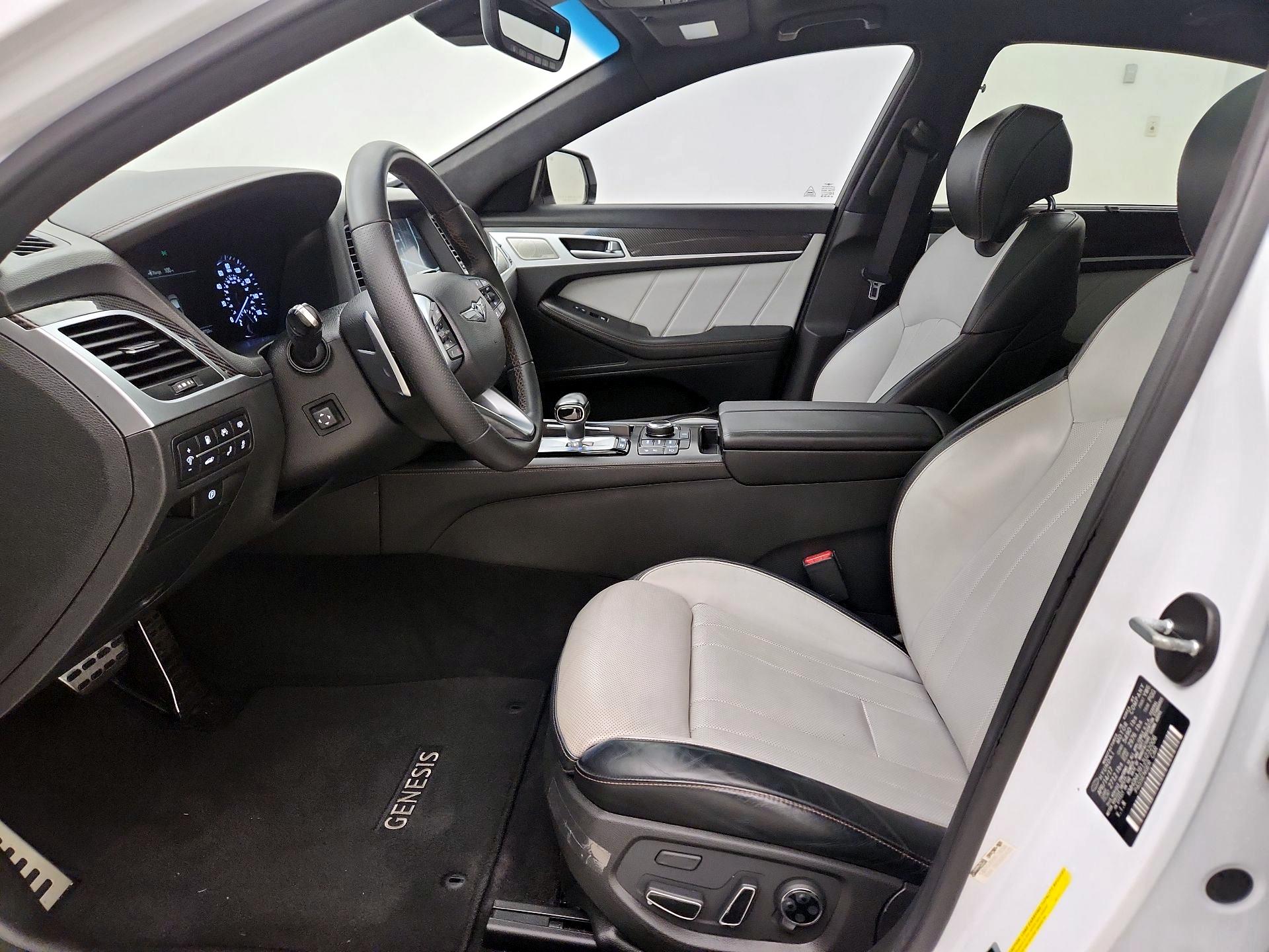 Thumbnail: 2018 Genesis G80 - 11