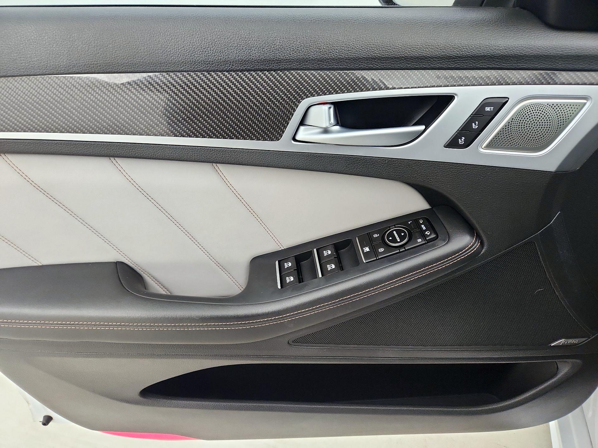 Thumbnail: 2018 Genesis G80 - 12