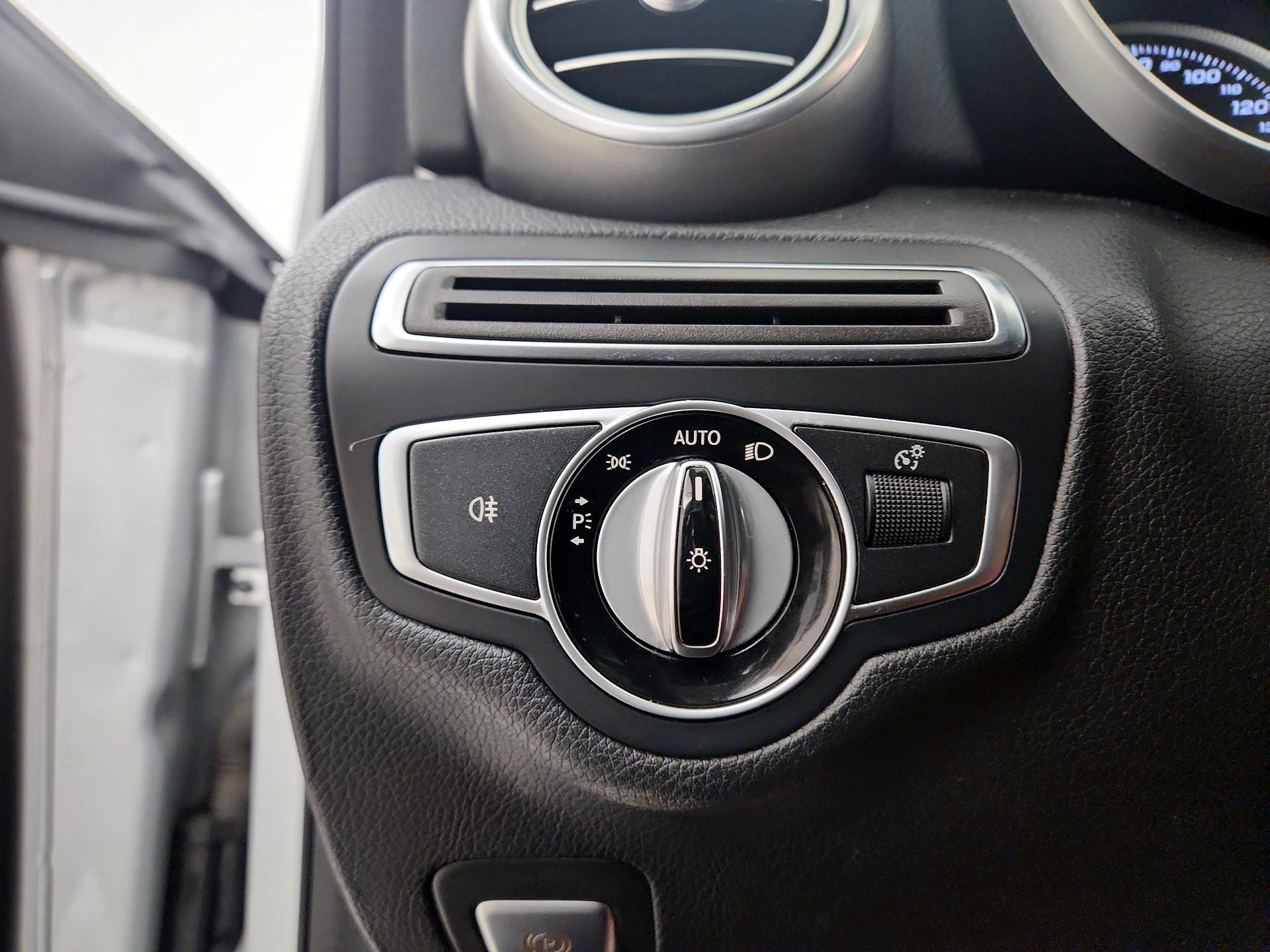 Thumbnail: 2016 Mercedes-Benz C-Class - 13