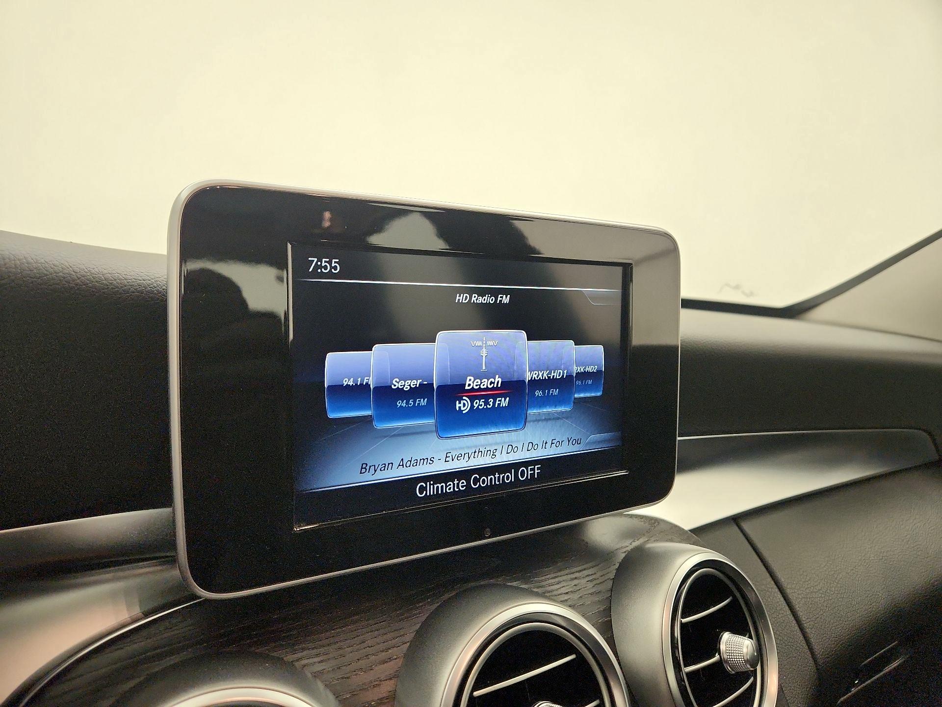 Thumbnail: 2016 Mercedes-Benz C-Class - 16