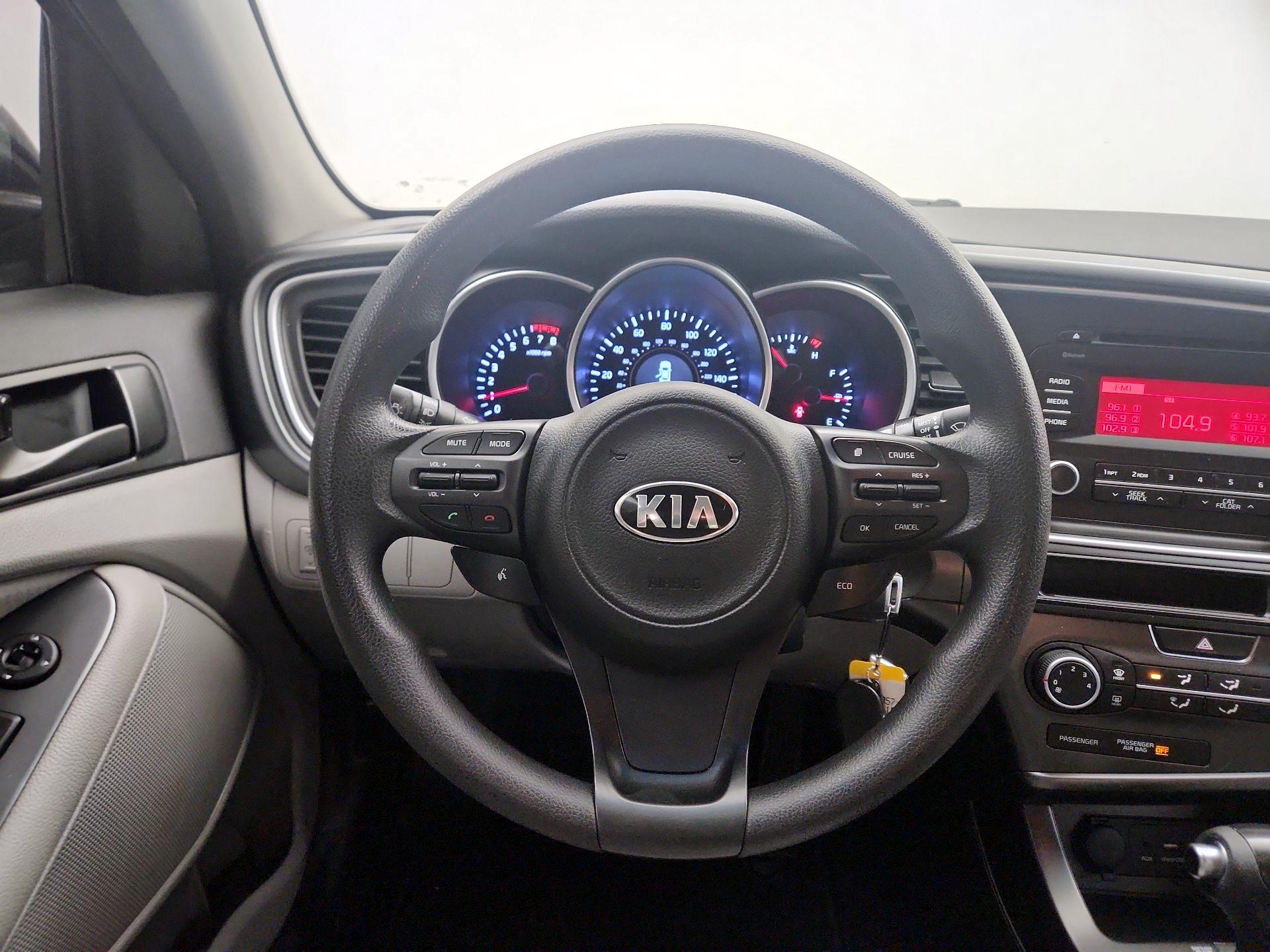 Thumbnail: 2015 Kia Optima - 10