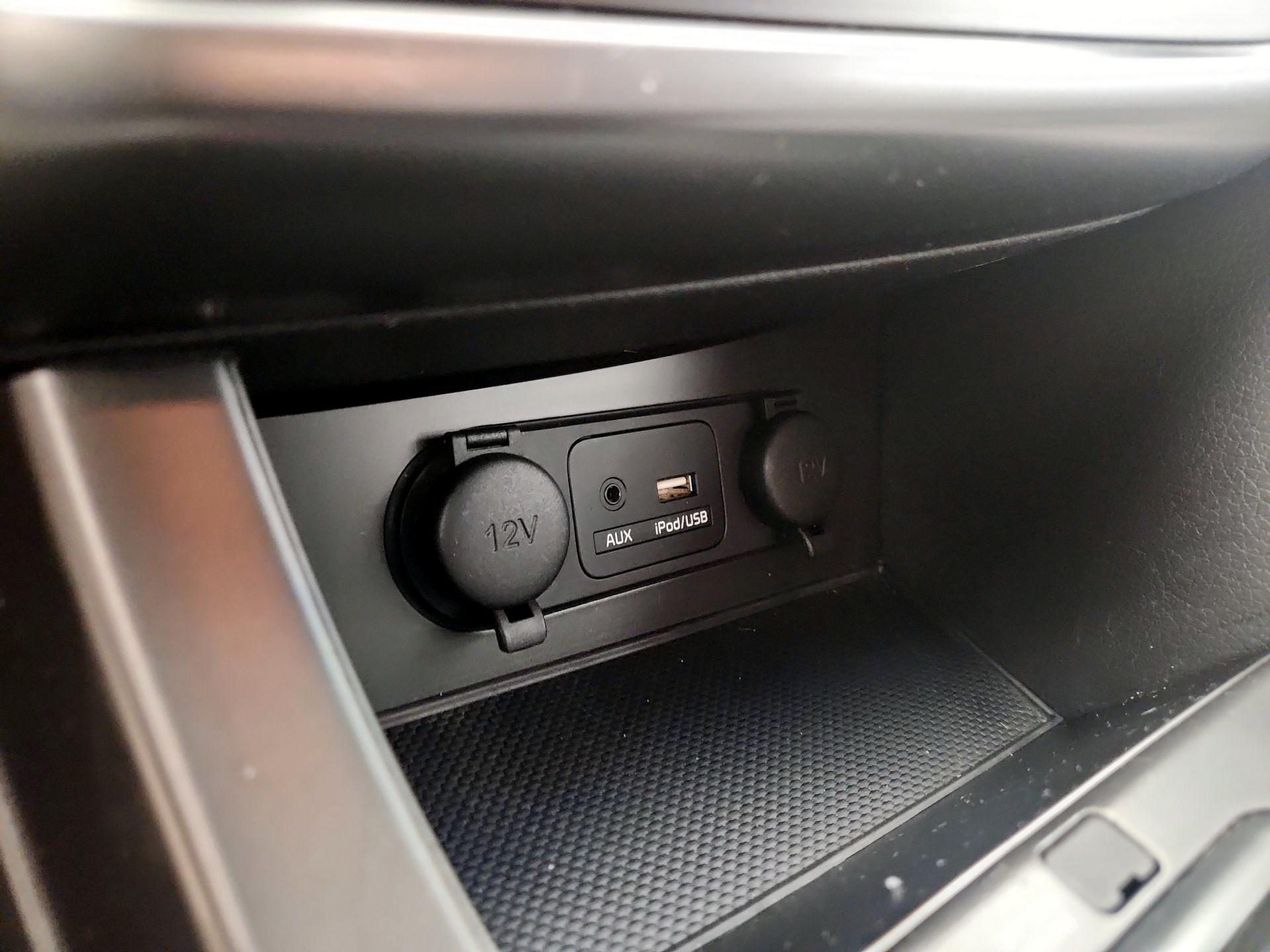 Thumbnail: 2015 Kia Optima - 17