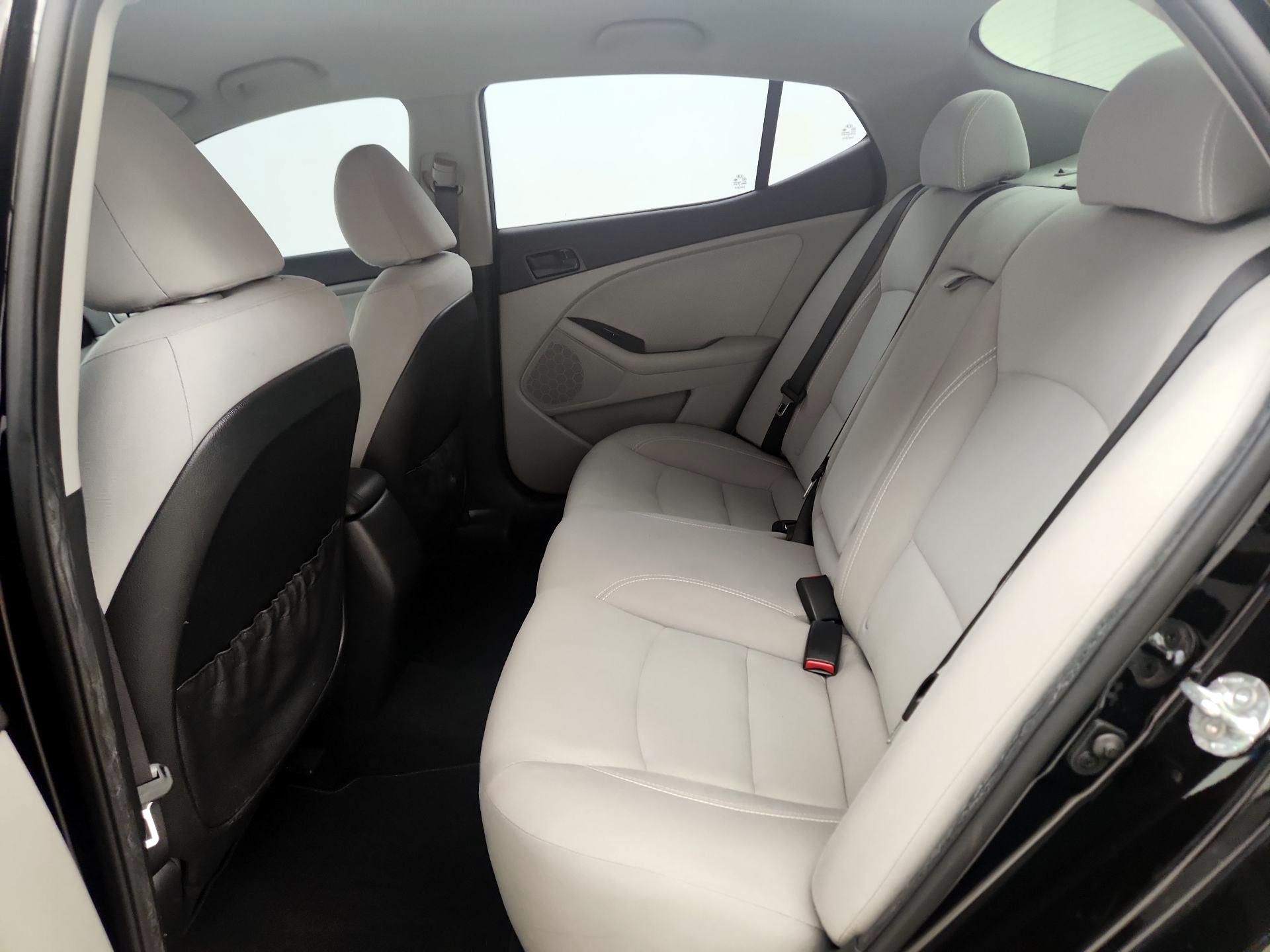 Thumbnail: 2015 Kia Optima - 18