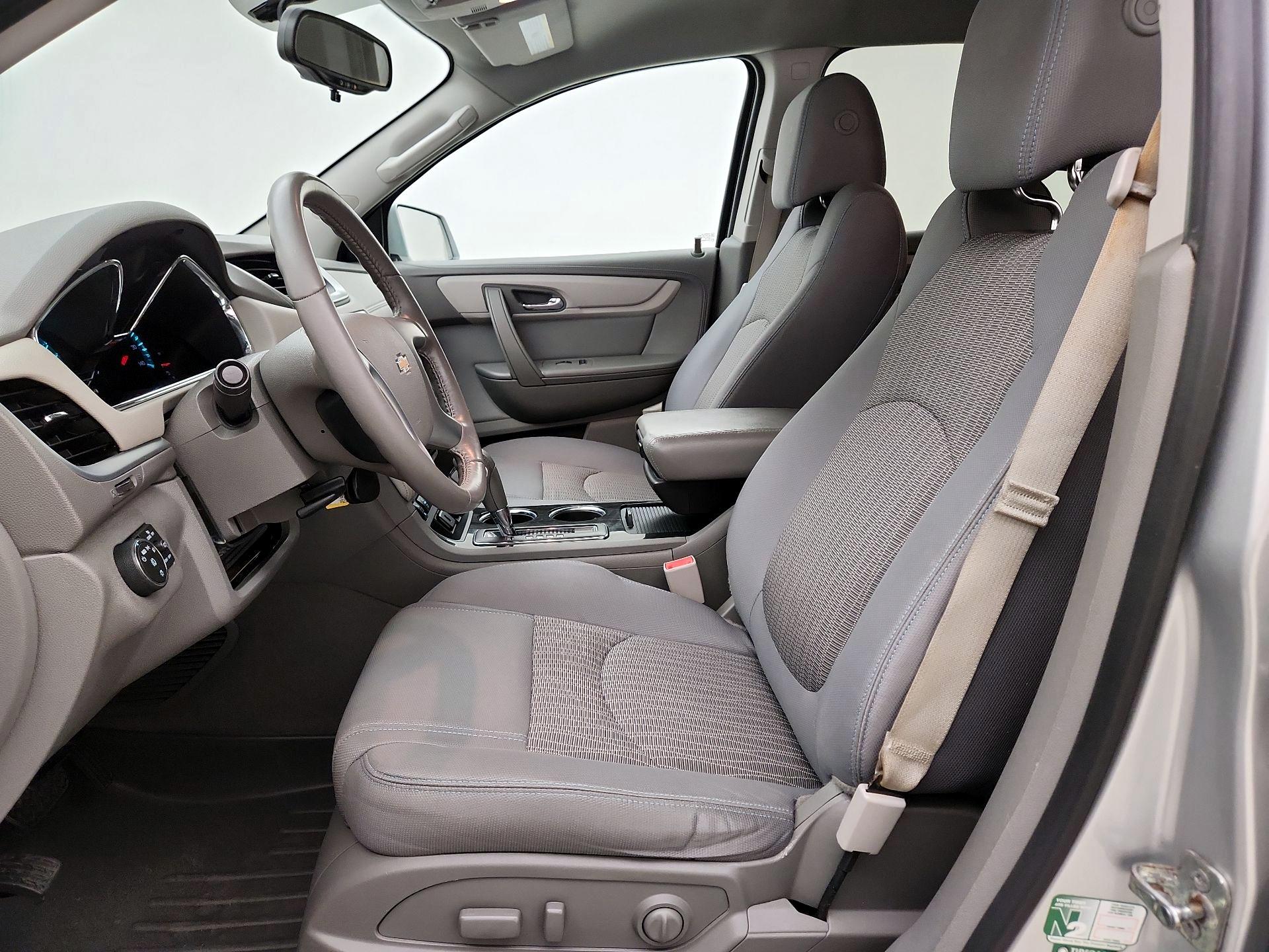 Thumbnail: 2015 Chevrolet Traverse - 11