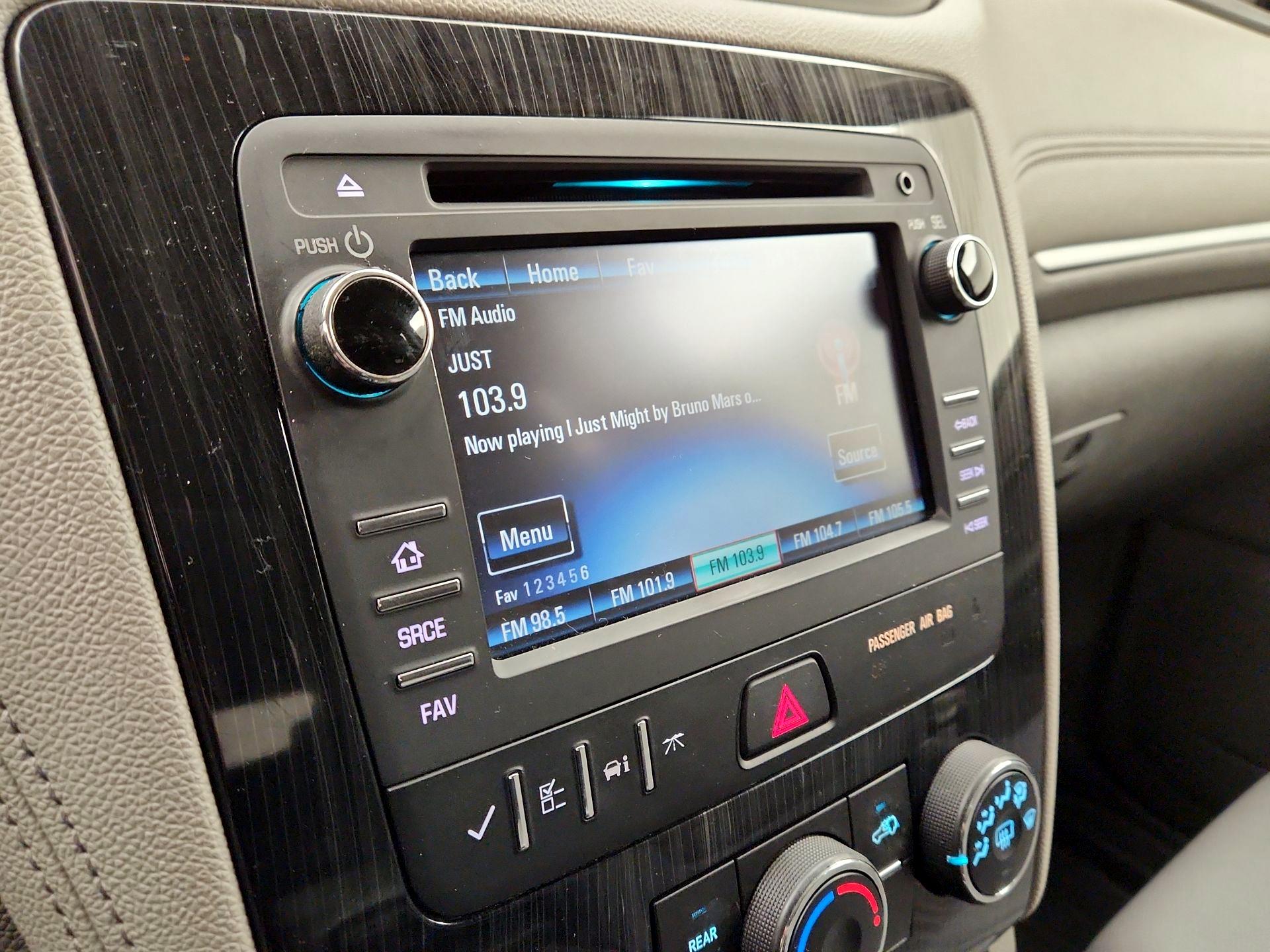 Thumbnail: 2015 Chevrolet Traverse - 15