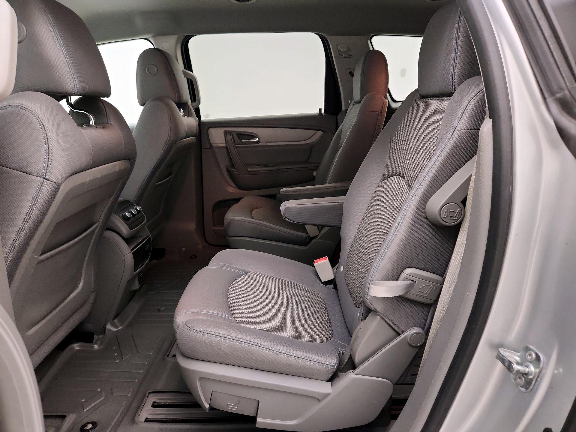 Thumbnail: 2015 Chevrolet Traverse - 19