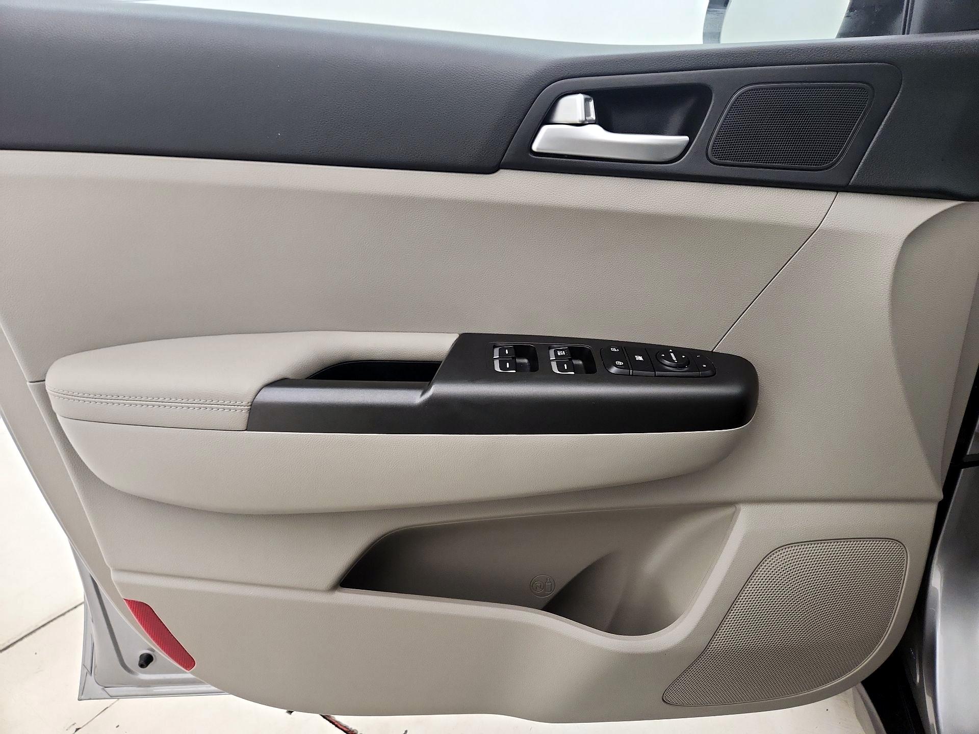 Thumbnail: 2022 Kia Sportage - 12