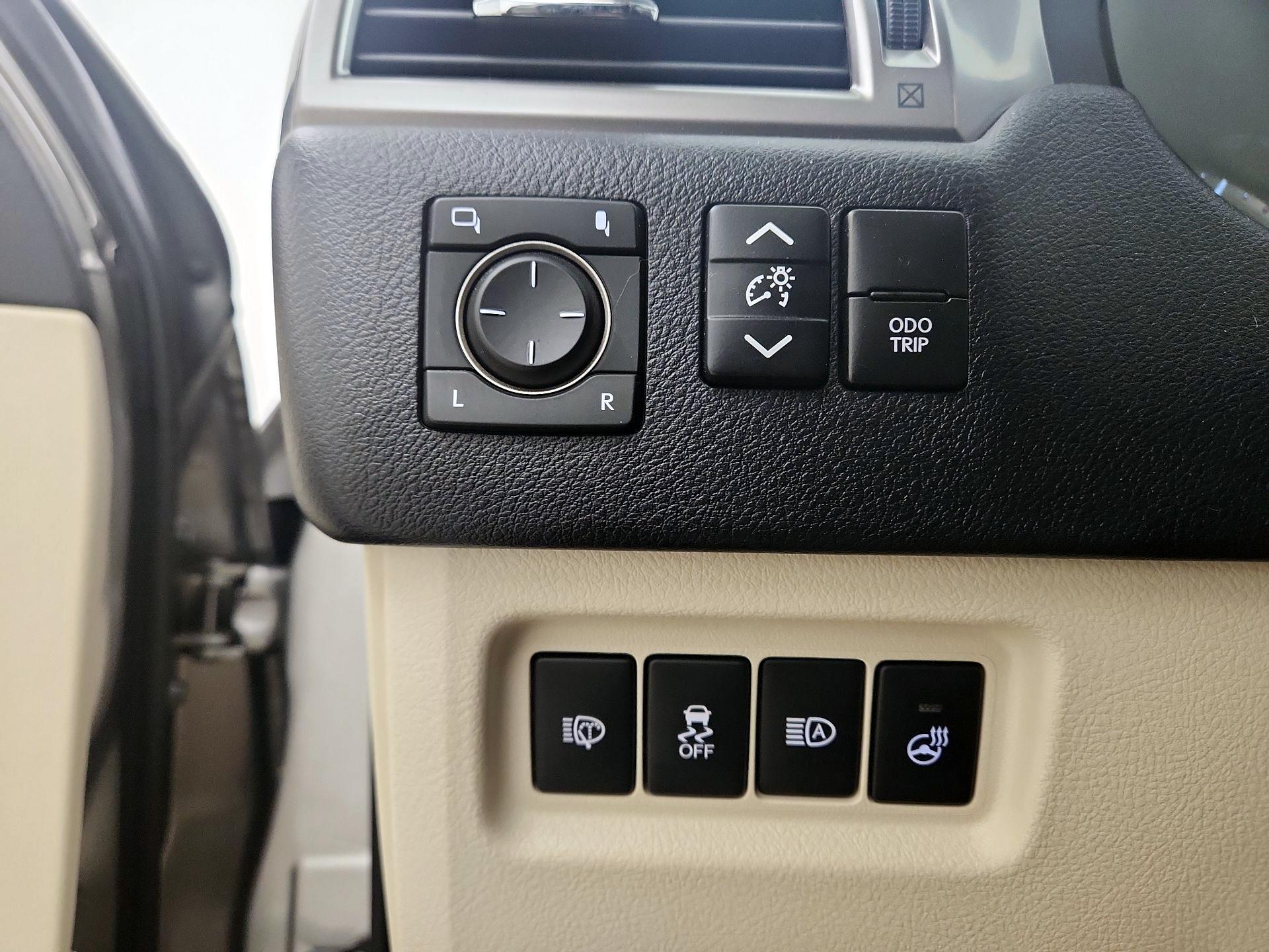 Thumbnail: 2023 Lexus GX - 13