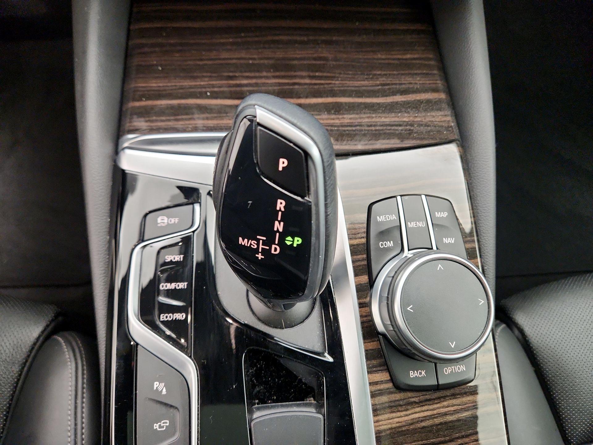 Thumbnail: 2020 BMW 5 Series - 18