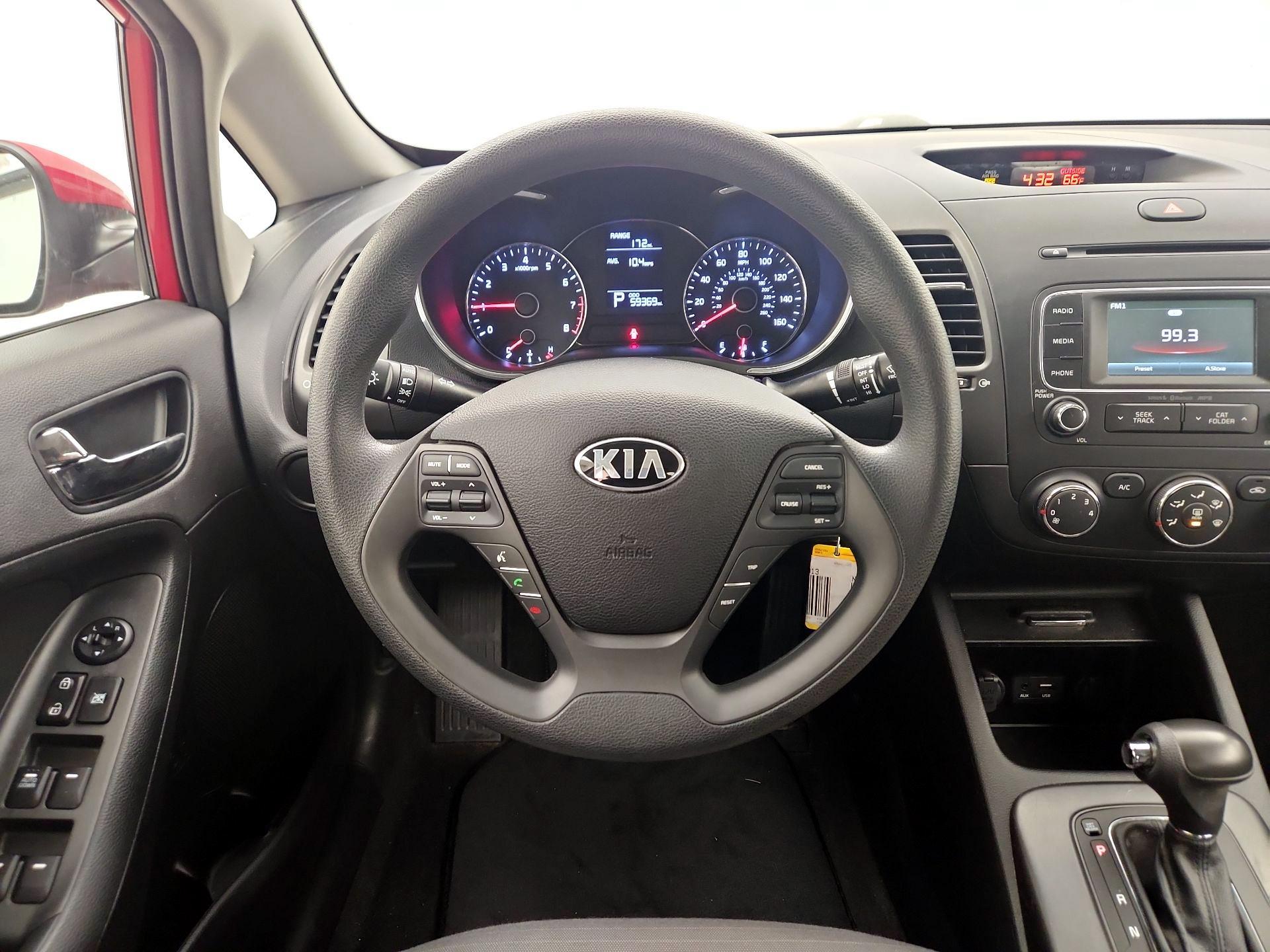 Thumbnail: 2016 Kia Forte - 10