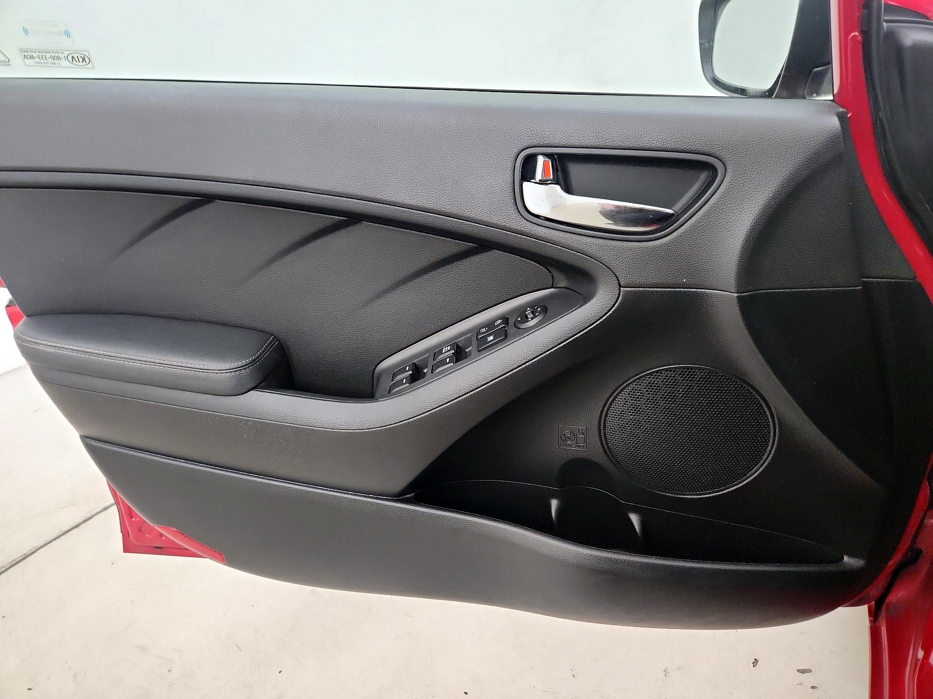 Thumbnail: 2016 Kia Forte - 12