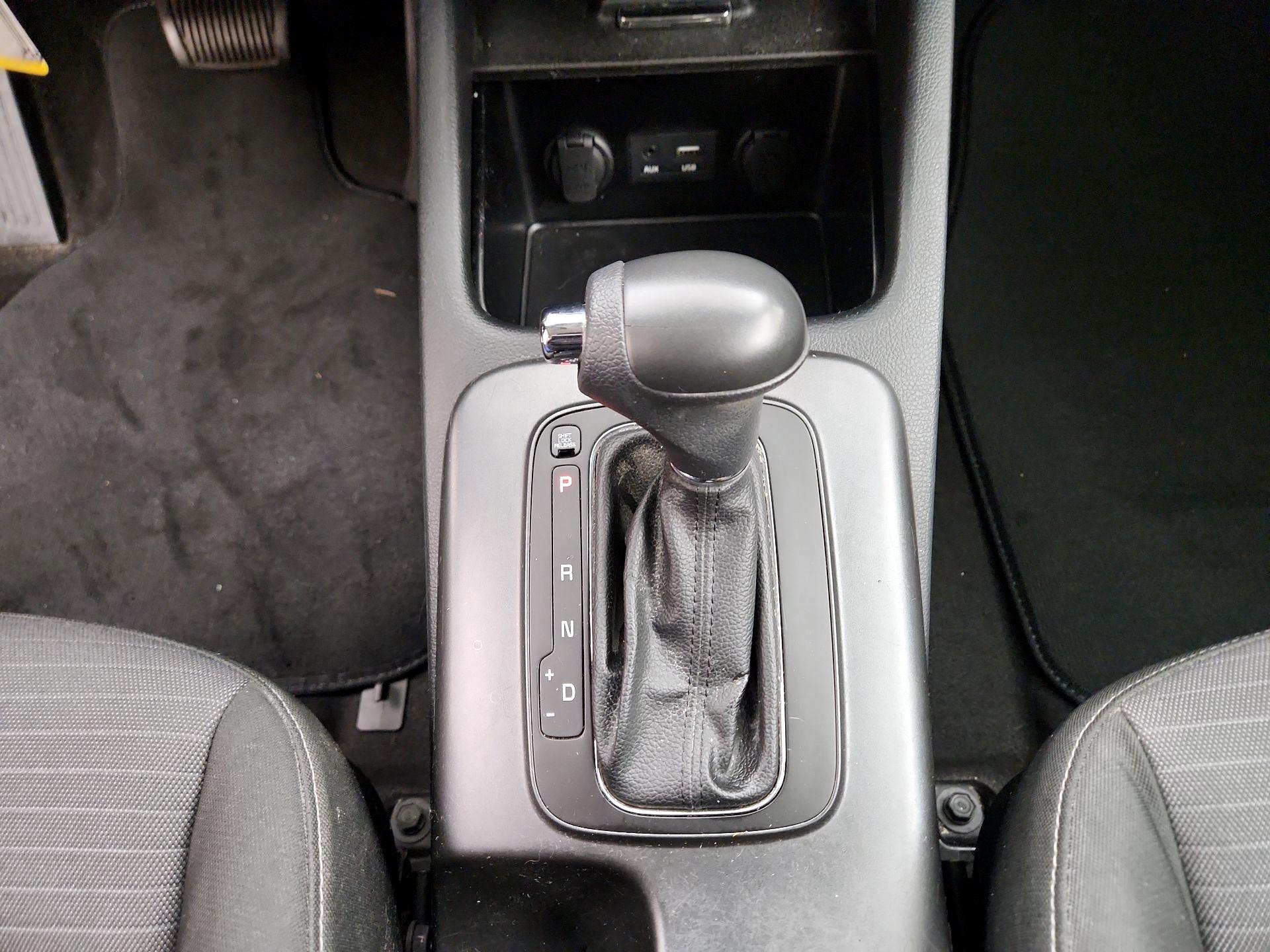 Thumbnail: 2016 Kia Forte - 17