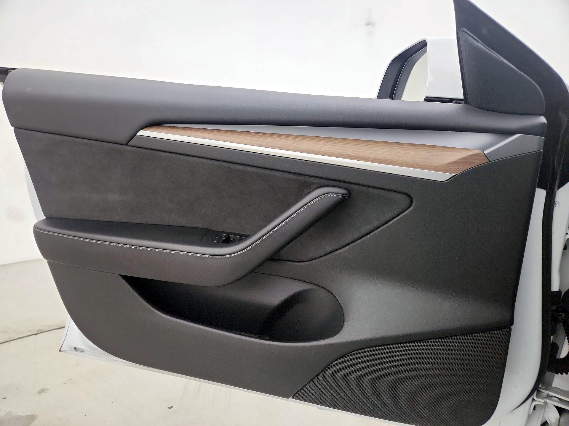 Thumbnail: 2021 Tesla Model 3 - 12