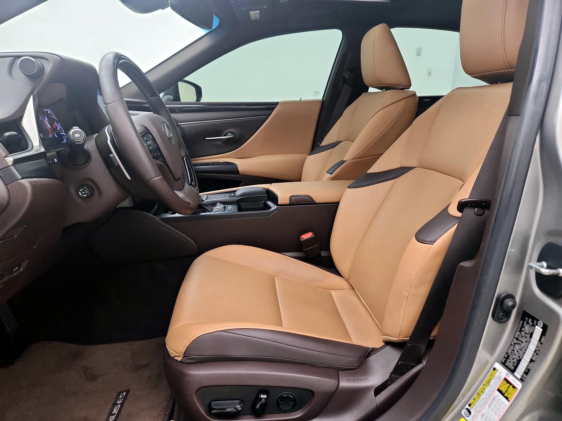 Thumbnail: 2021 Lexus ES - 11