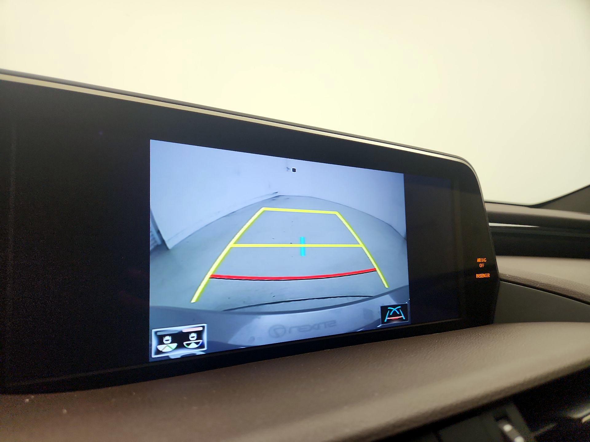 Thumbnail: 2021 Lexus ES - 15