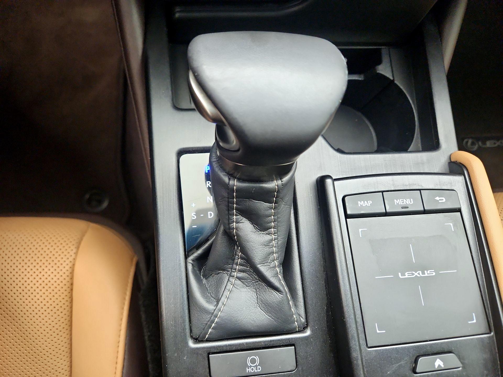 Thumbnail: 2021 Lexus ES - 18