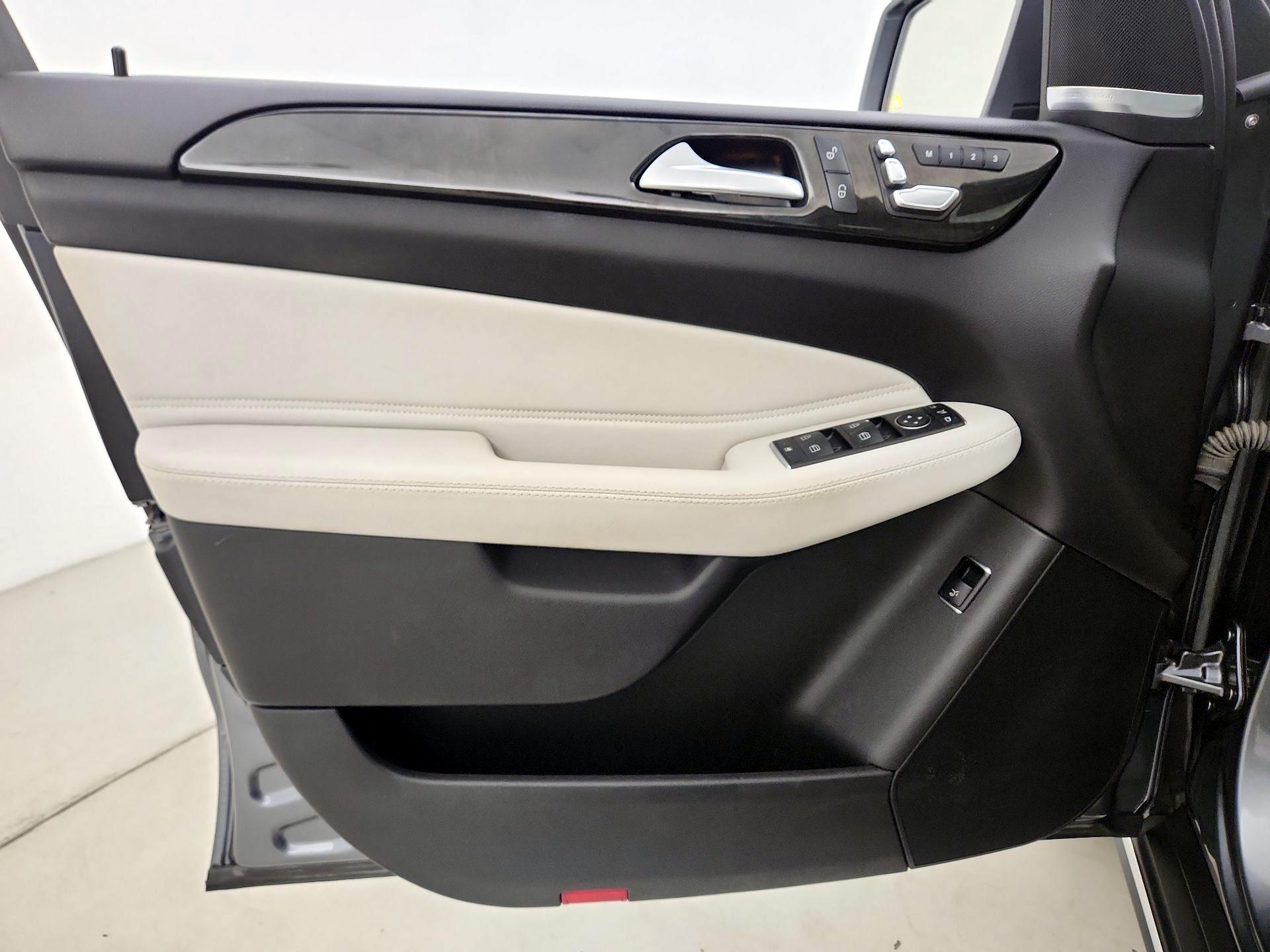 Thumbnail: 2017 Mercedes-Benz GLE - 12