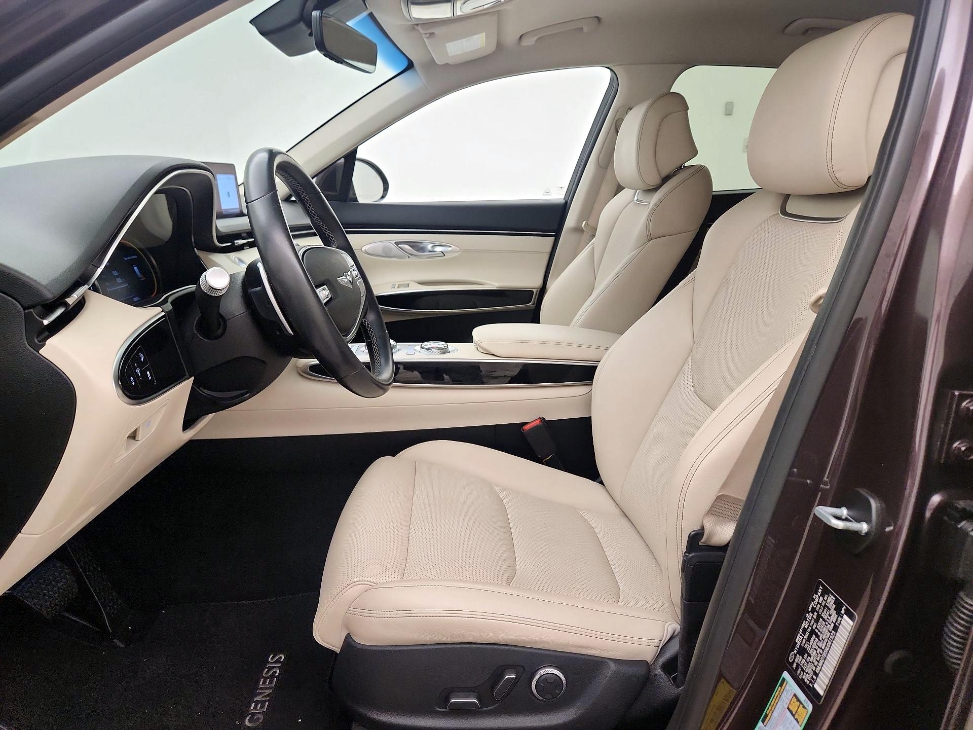 Thumbnail: 2022 Genesis GV70 - 11