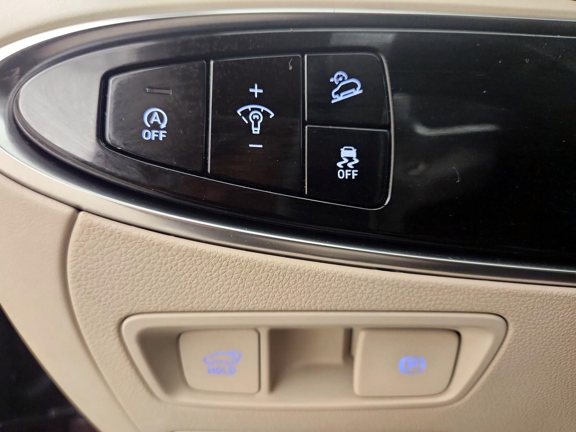 Thumbnail: 2022 Genesis GV70 - 13