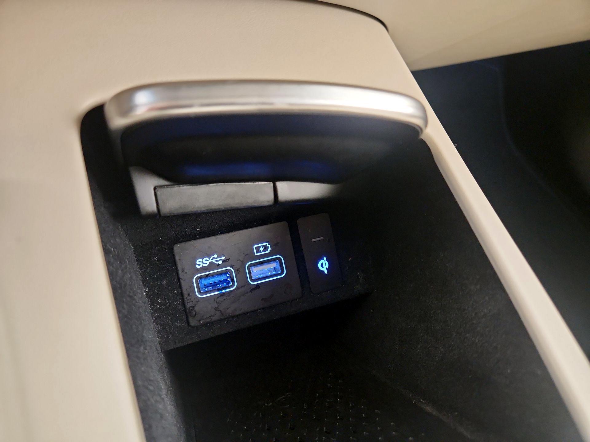 Thumbnail: 2022 Genesis GV70 - 19