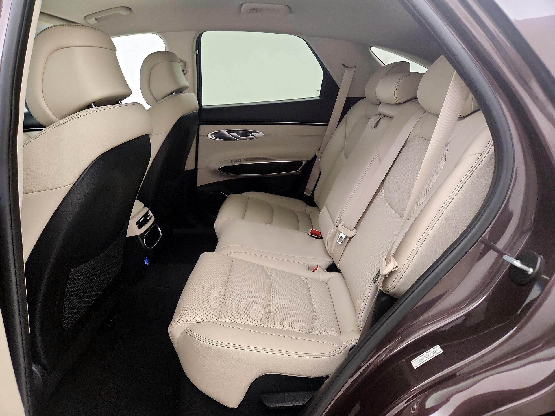 Thumbnail: 2022 Genesis GV70 - 20