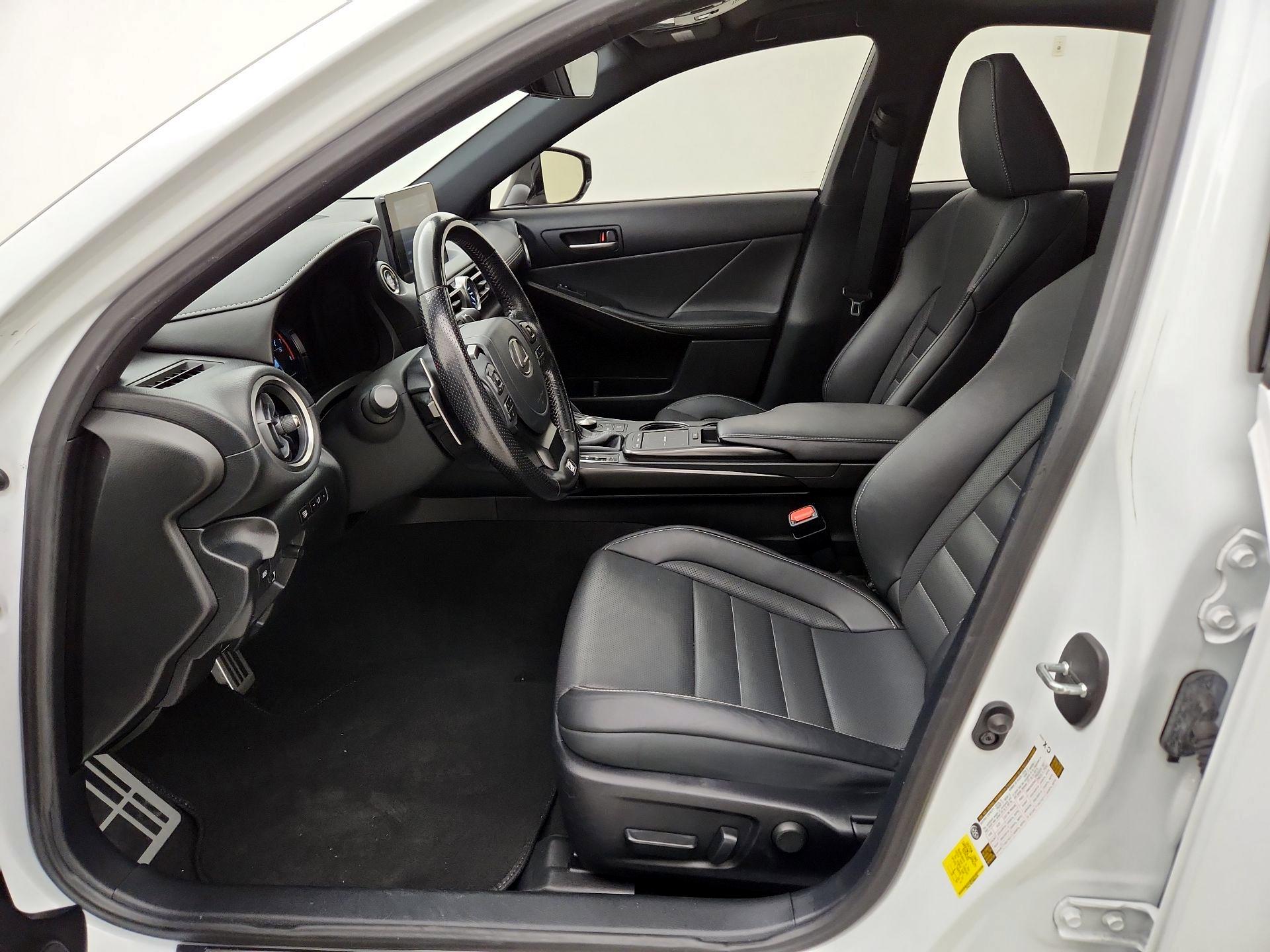 Thumbnail: 2021 Lexus IS - 11