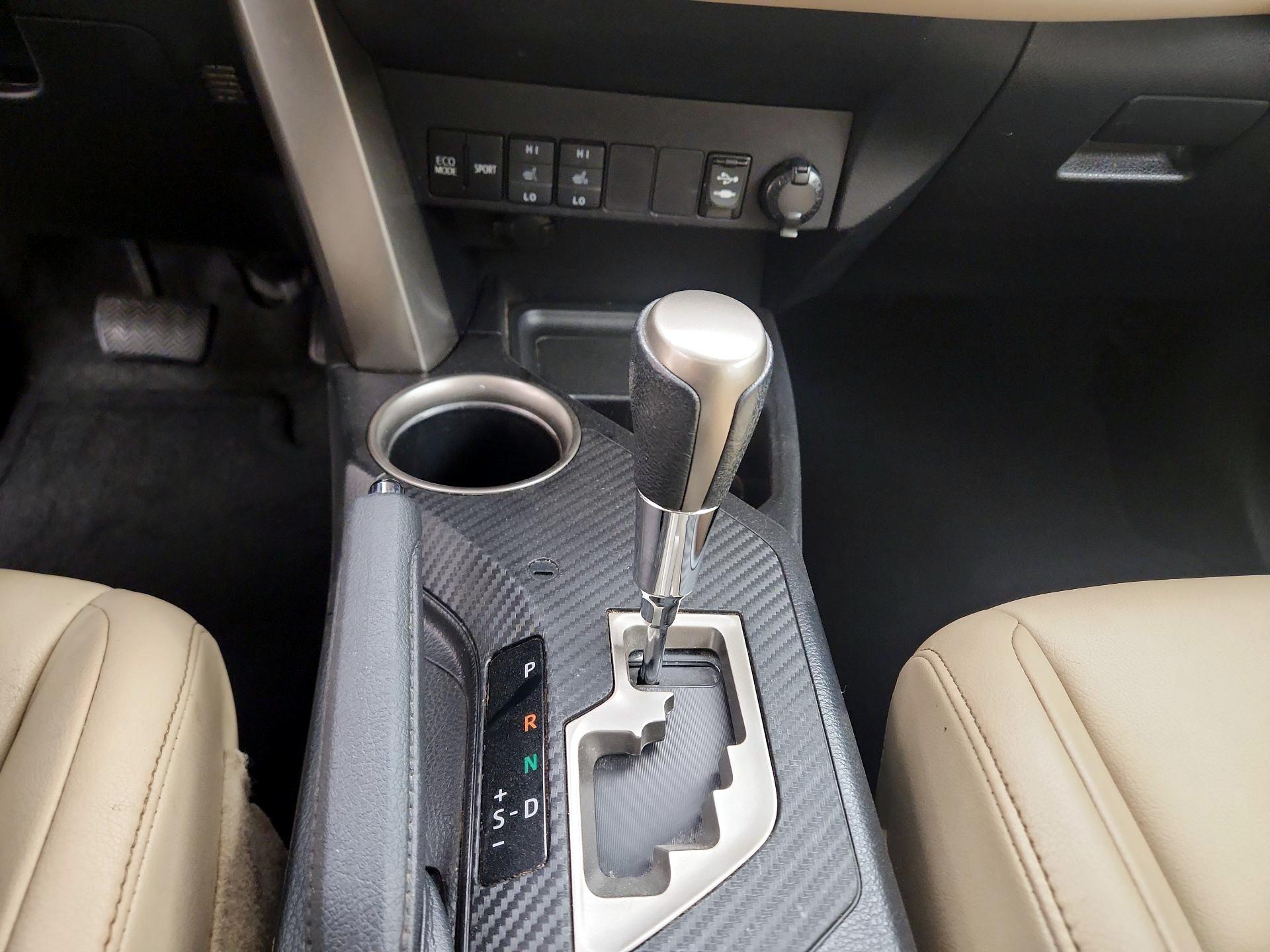 Thumbnail: 2015 Toyota RAV4 - 17