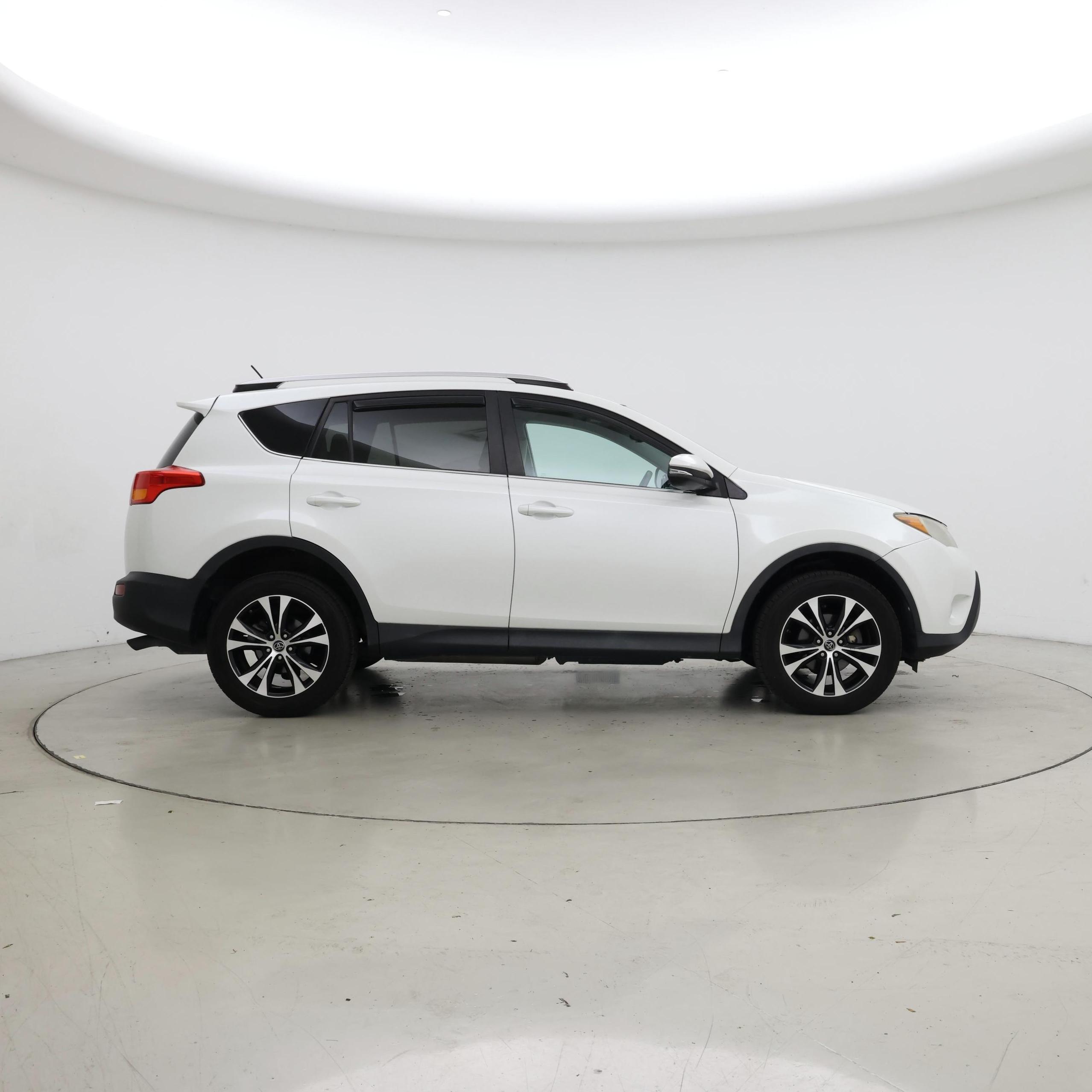 Thumbnail: 2015 Toyota RAV4 - 7
