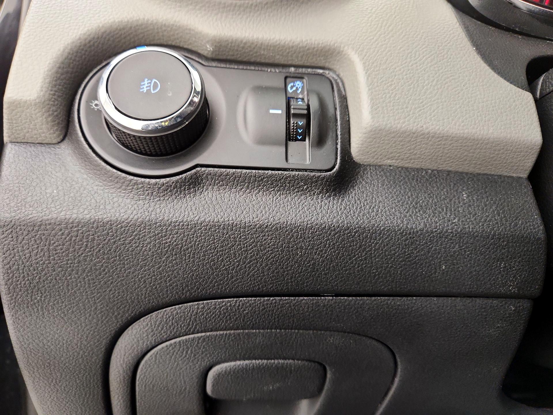 Thumbnail: 2015 Chevrolet Trax - 13