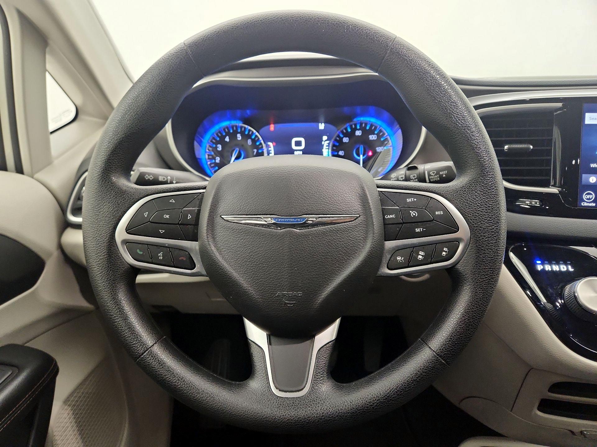 Thumbnail: 2020 Chrysler Pacifica - 10