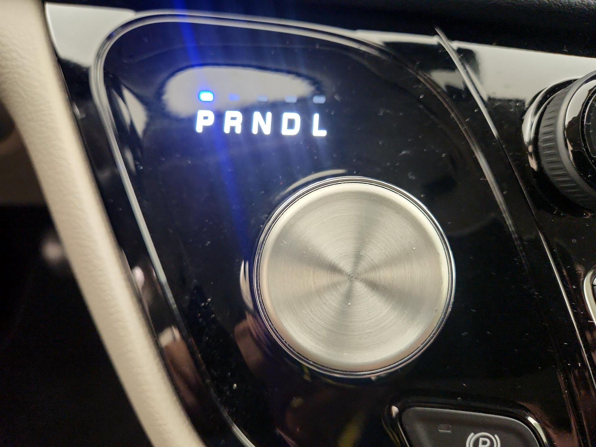 Thumbnail: 2020 Chrysler Pacifica - 18