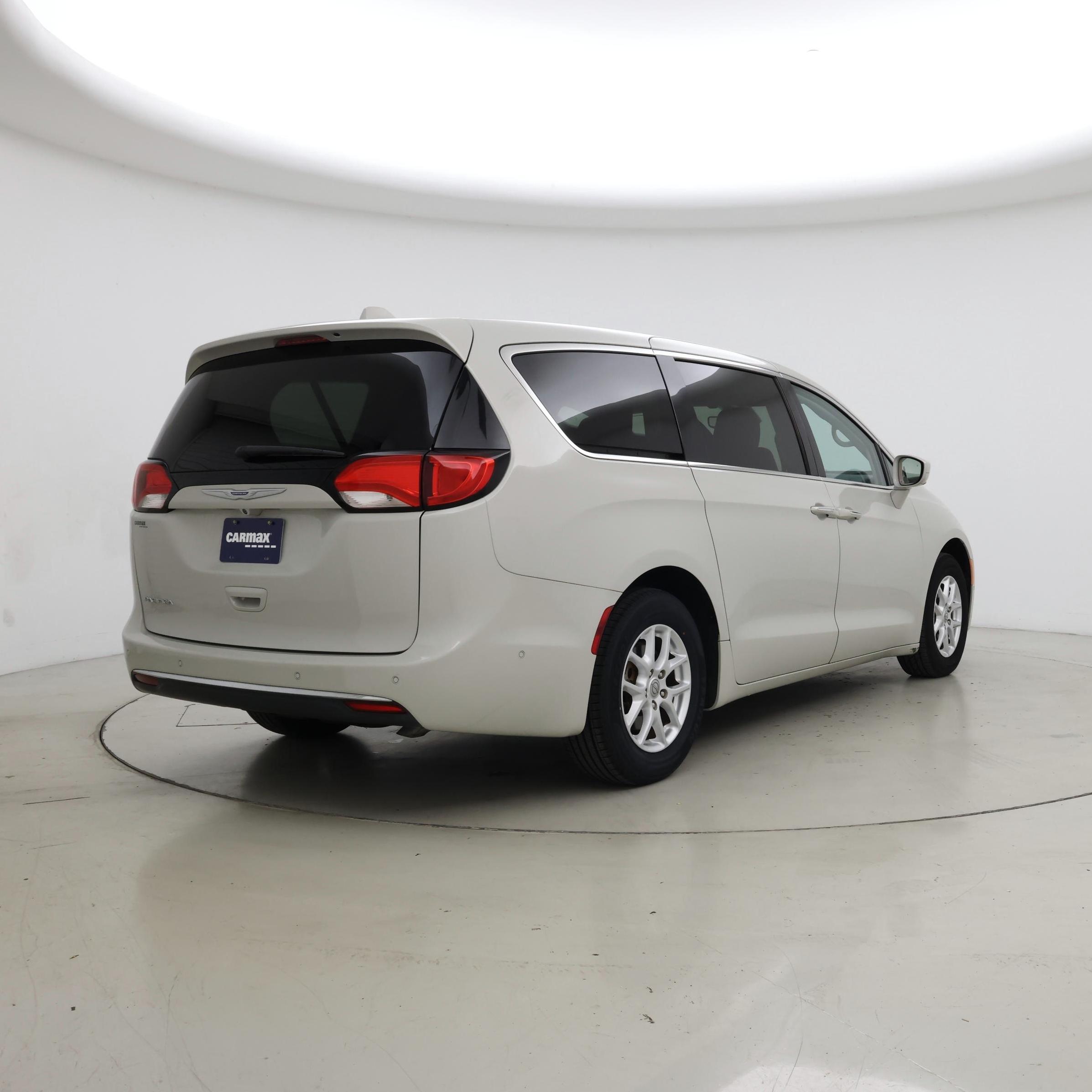 Thumbnail: 2020 Chrysler Pacifica - 8