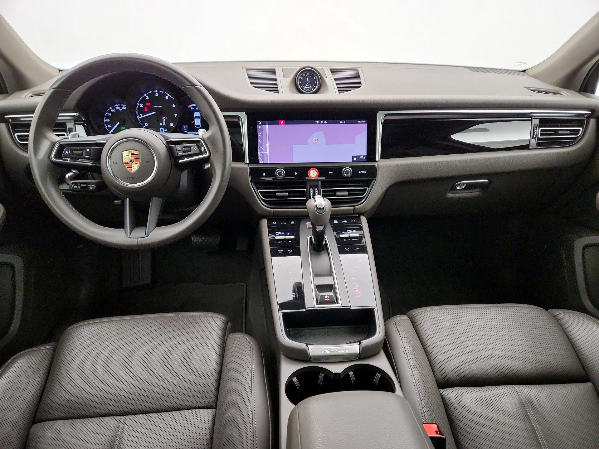 Thumbnail: 2024 Porsche Macan - 9