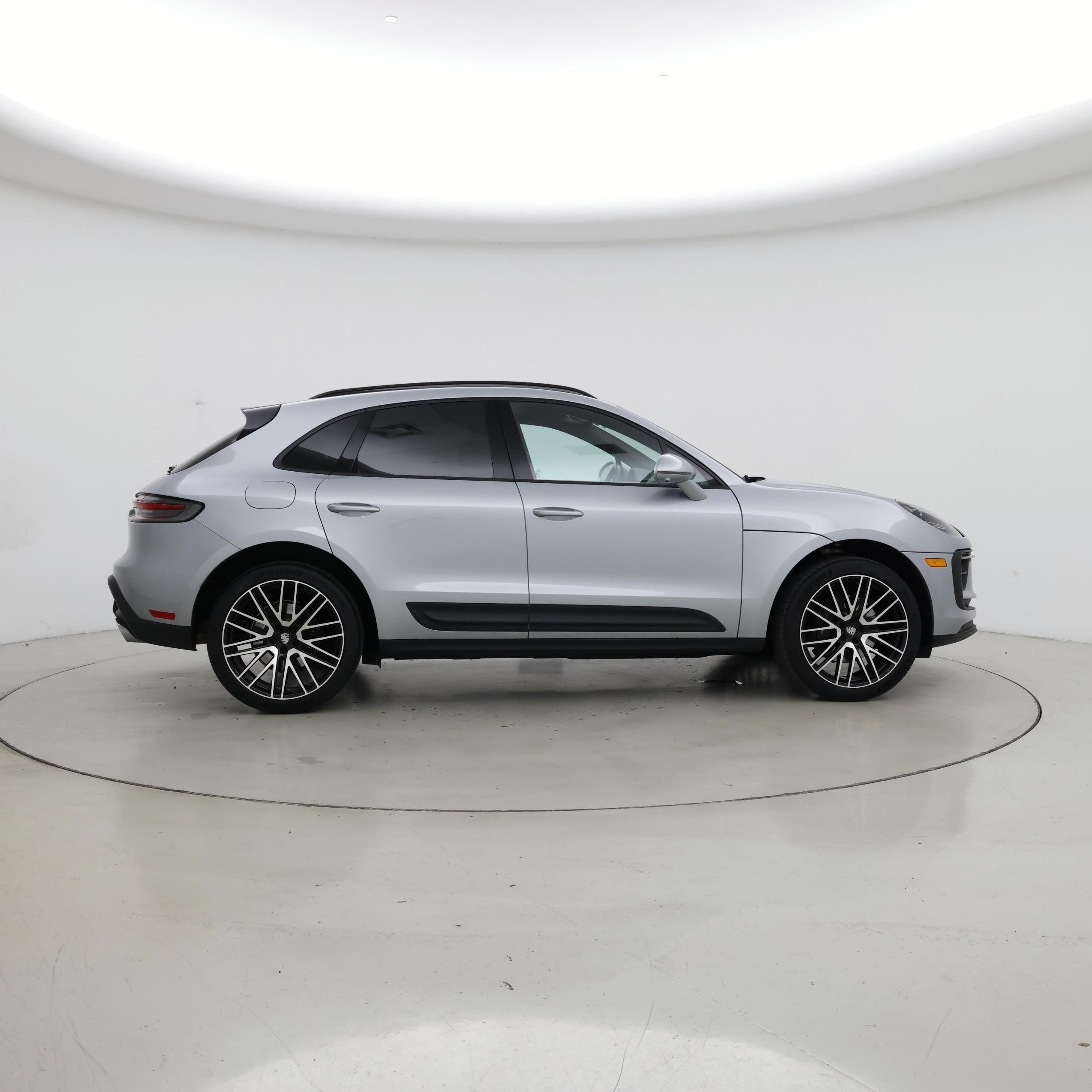 Thumbnail: 2024 Porsche Macan - 7