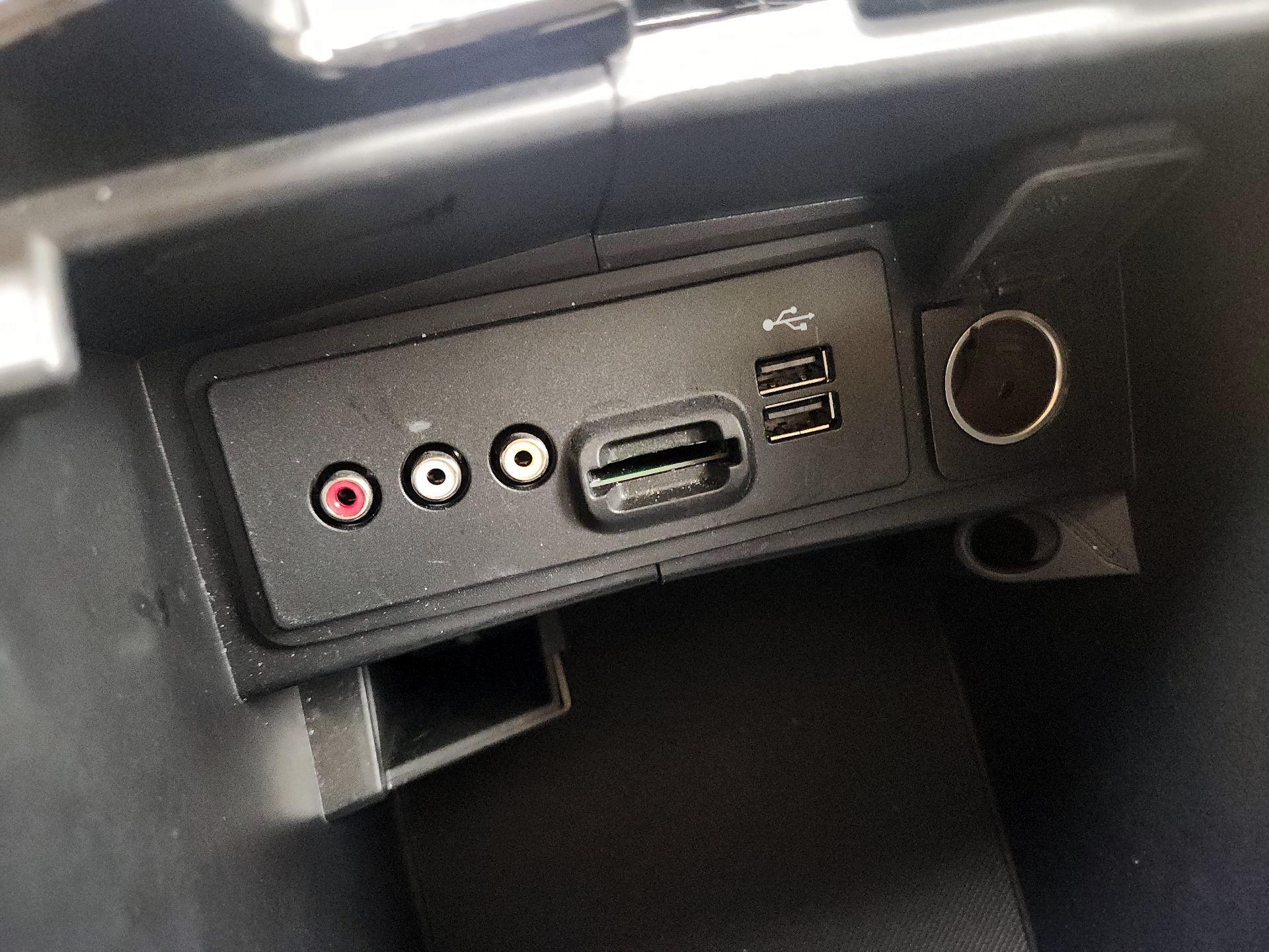 Thumbnail: 2014 Ford Fusion - 19