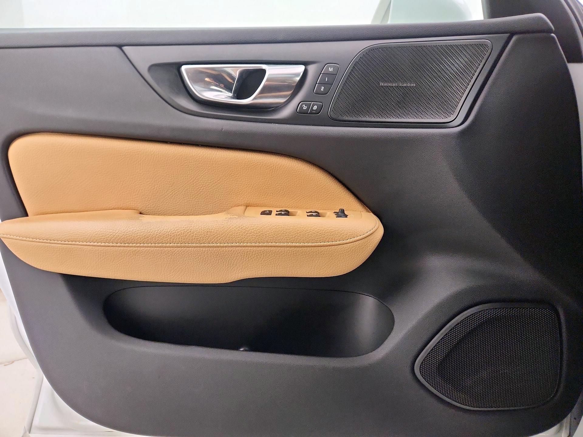 Thumbnail: 2019 Volvo S60 - 12