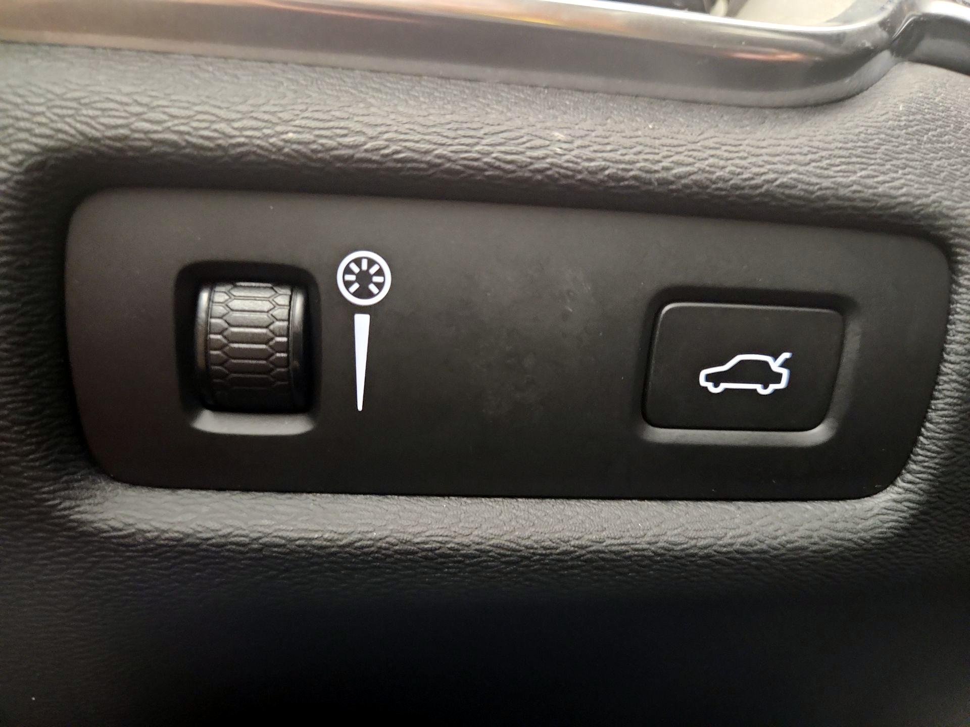 Thumbnail: 2019 Volvo S60 - 13